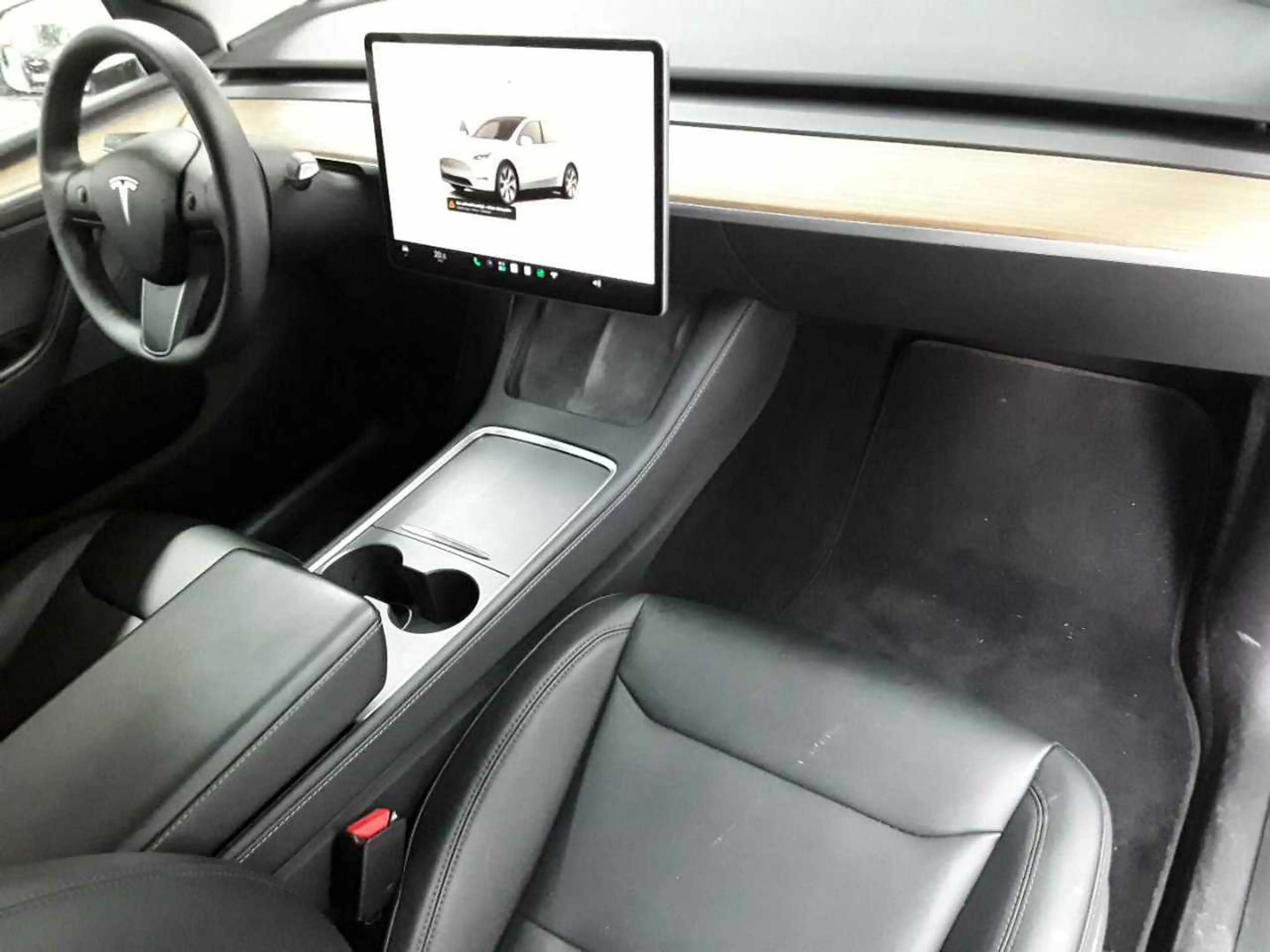 Tesla Model Y Long Range Dual Motor AWD — photo 9