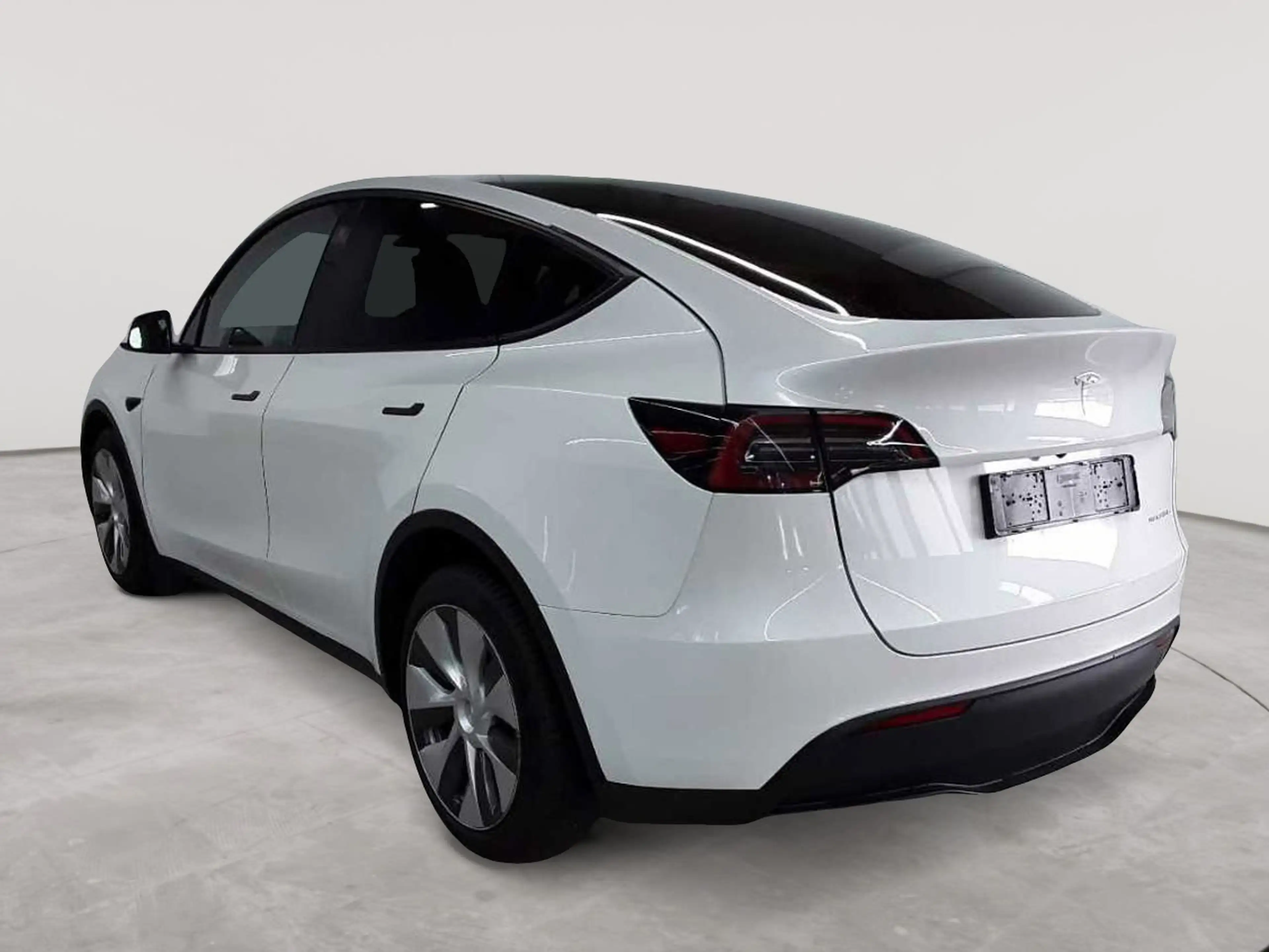 Tesla Model Y Long Range Dual Motor AWD — photo 5
