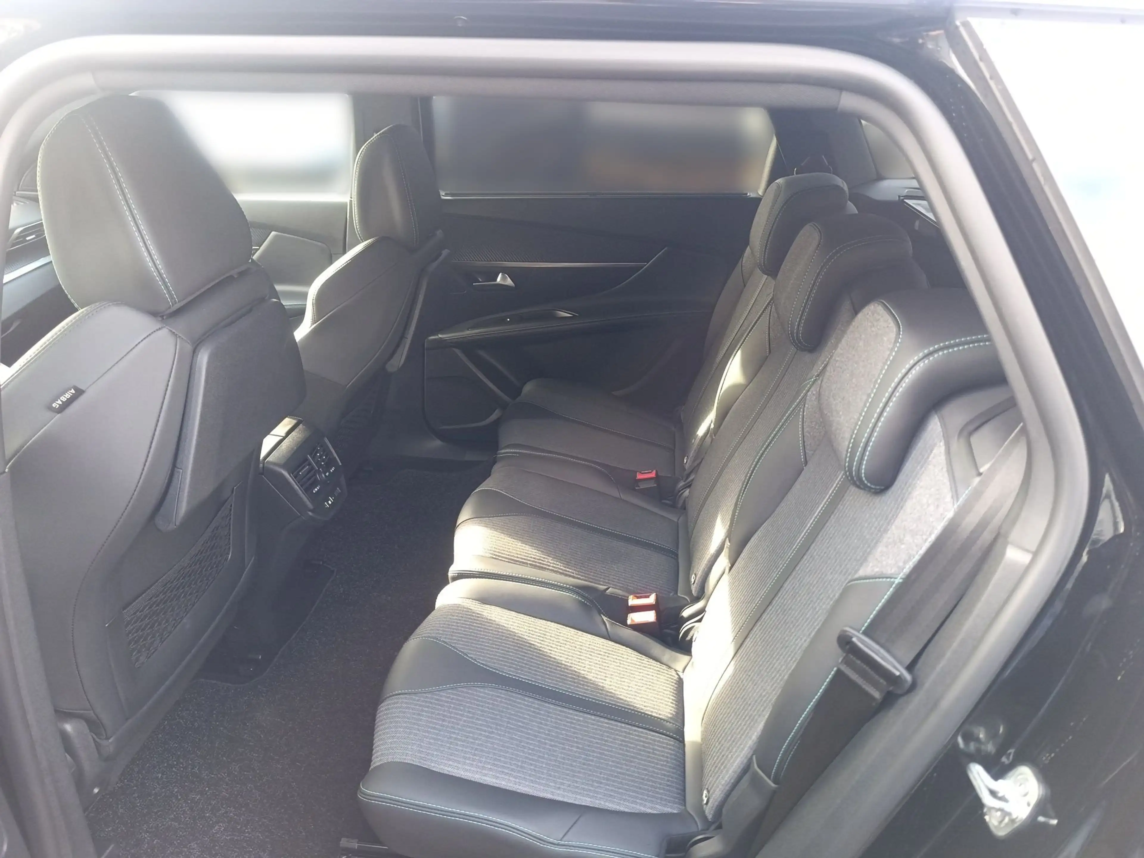 Peugeot 5008 1.5 BlueHDi 130 Allure Pack KeyLess LED PDC — photo 8