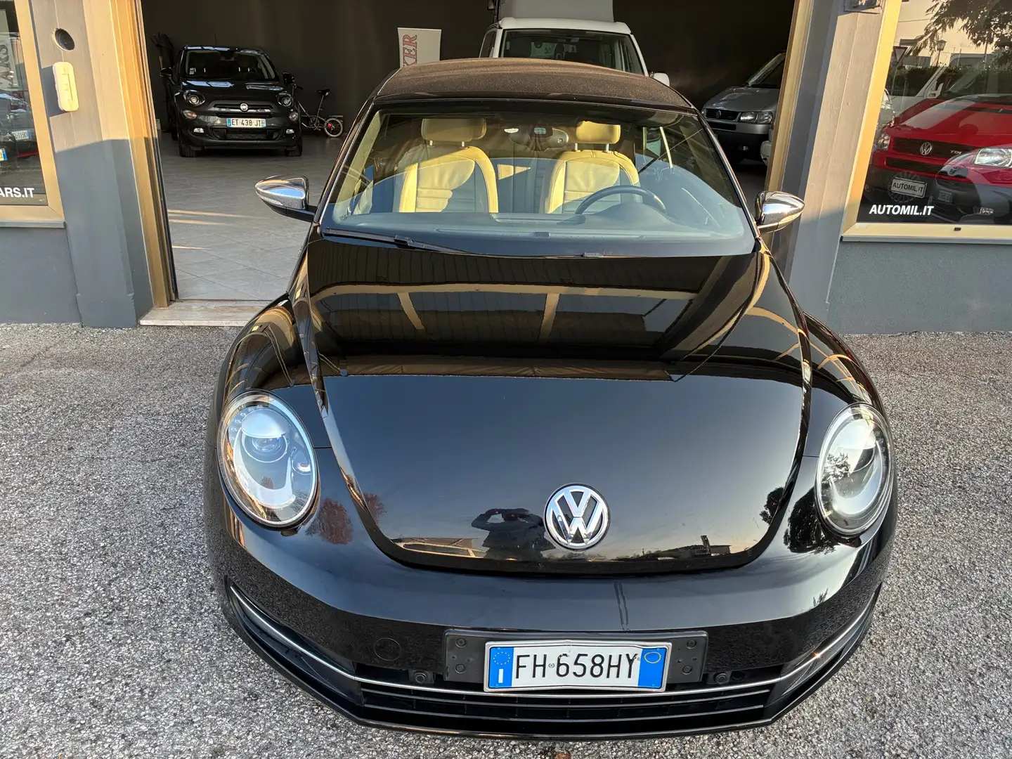 Volkswagen Maggiolino Maggiolino Cabrio 1.6 tdi Design 105cv 50tesimo Nero - 2