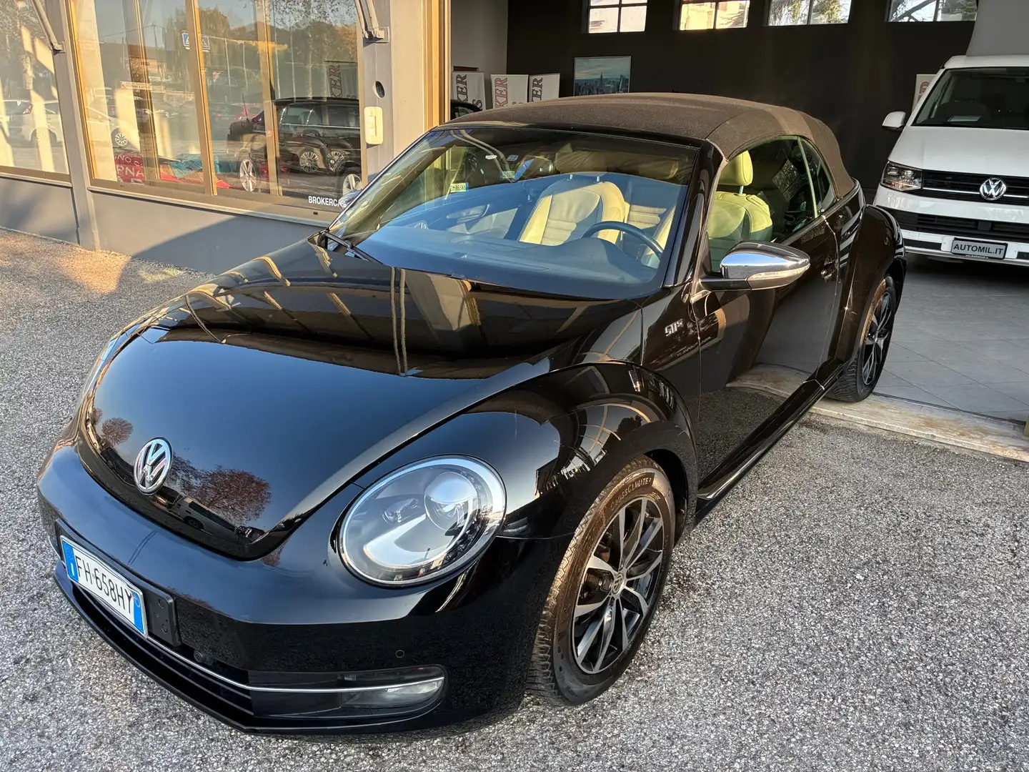 Volkswagen Maggiolino Maggiolino Cabrio 1.6 tdi Design 105cv 50tesimo Nero - 1