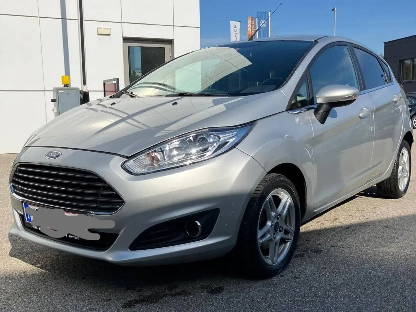 Ford Fiesta Fiesta Titanium 1,6 Duratec Ti-VCT PowerShift Aut. Trend Silber - 1
