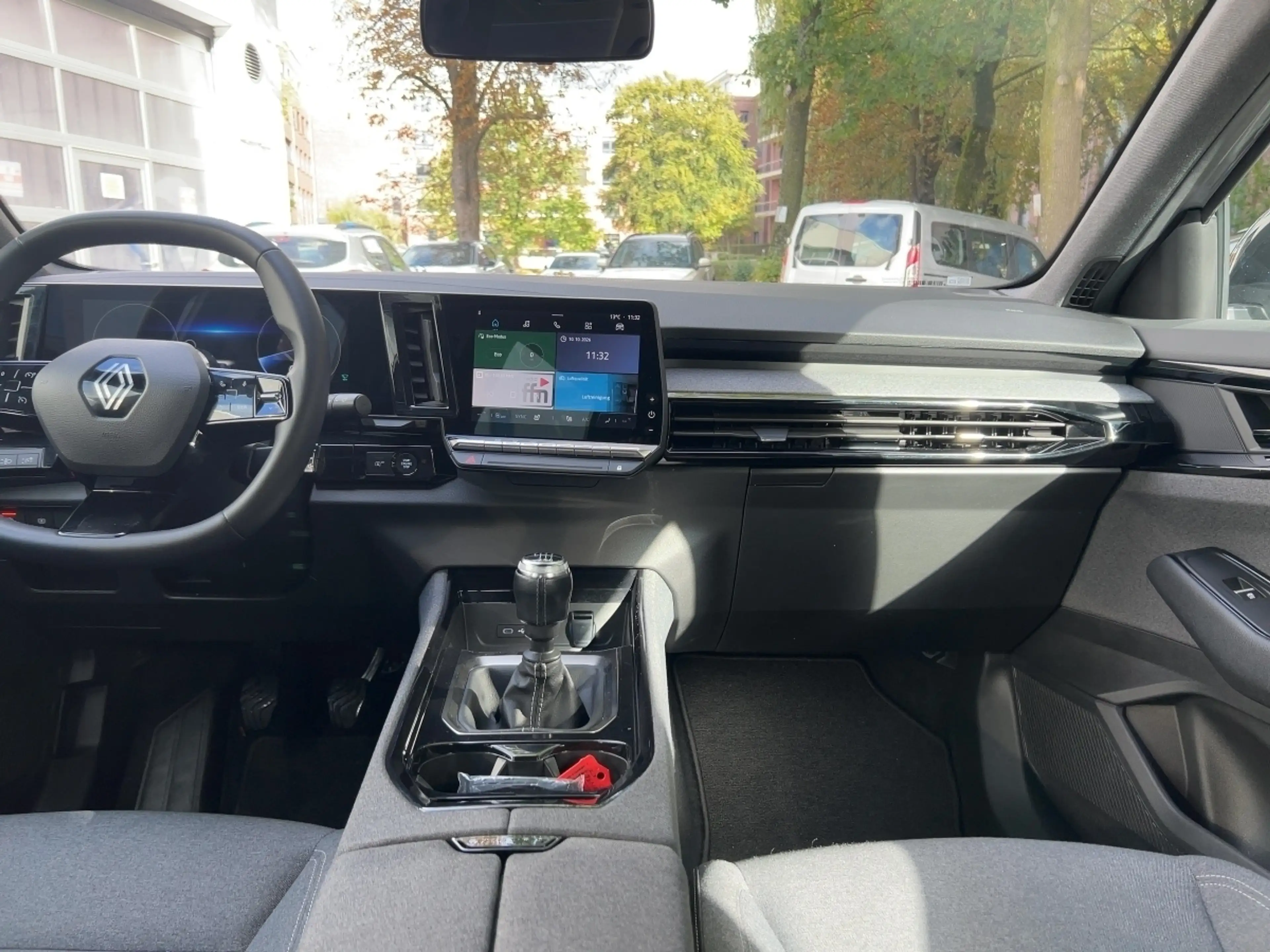 Renault Austral Equilibre Mild Hybrid 140 Apple CarPlay BT — photo 12