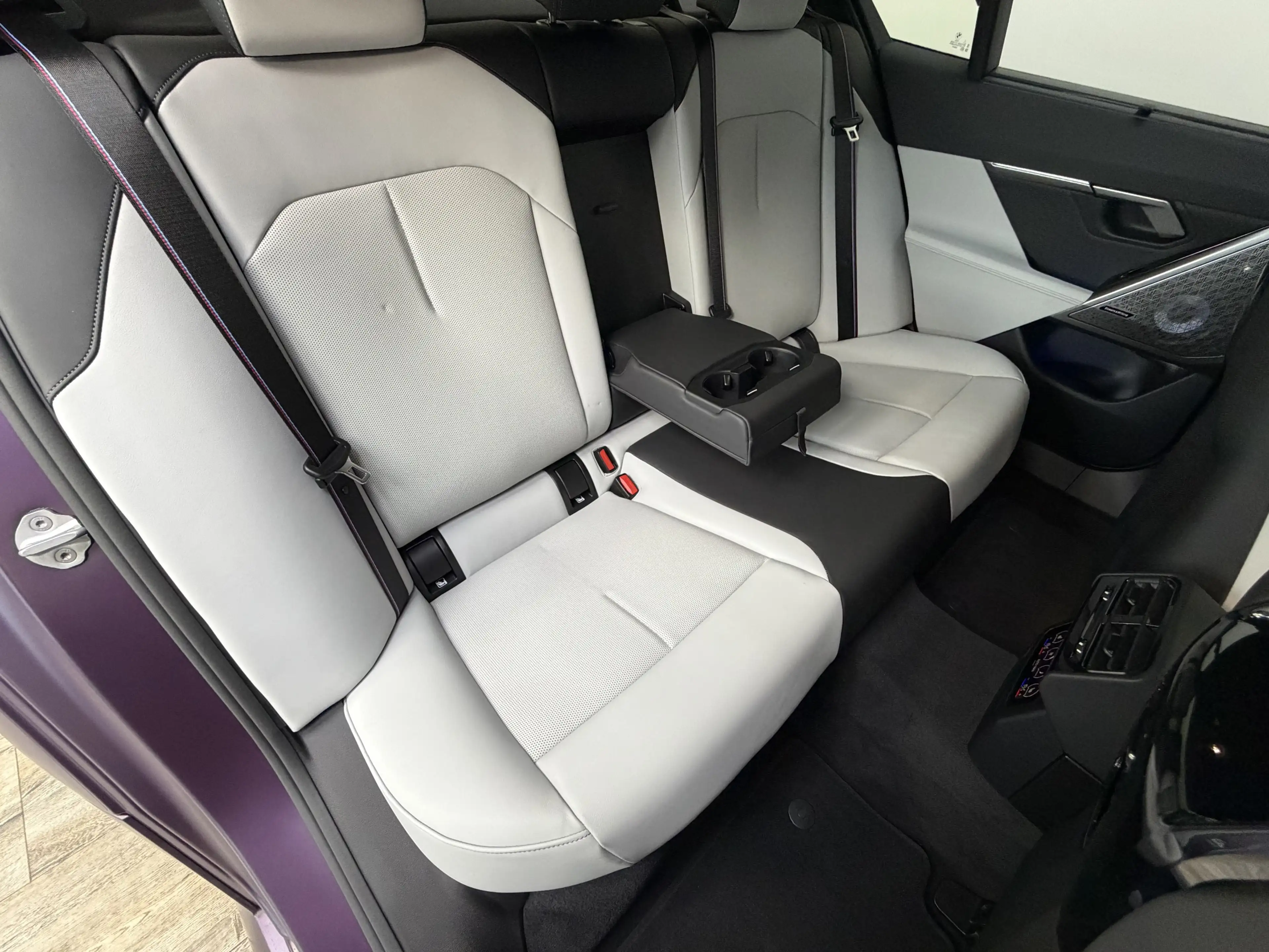 BMW M5 Individual Keramik CarbonExt. AHK Ultimate — photo 25