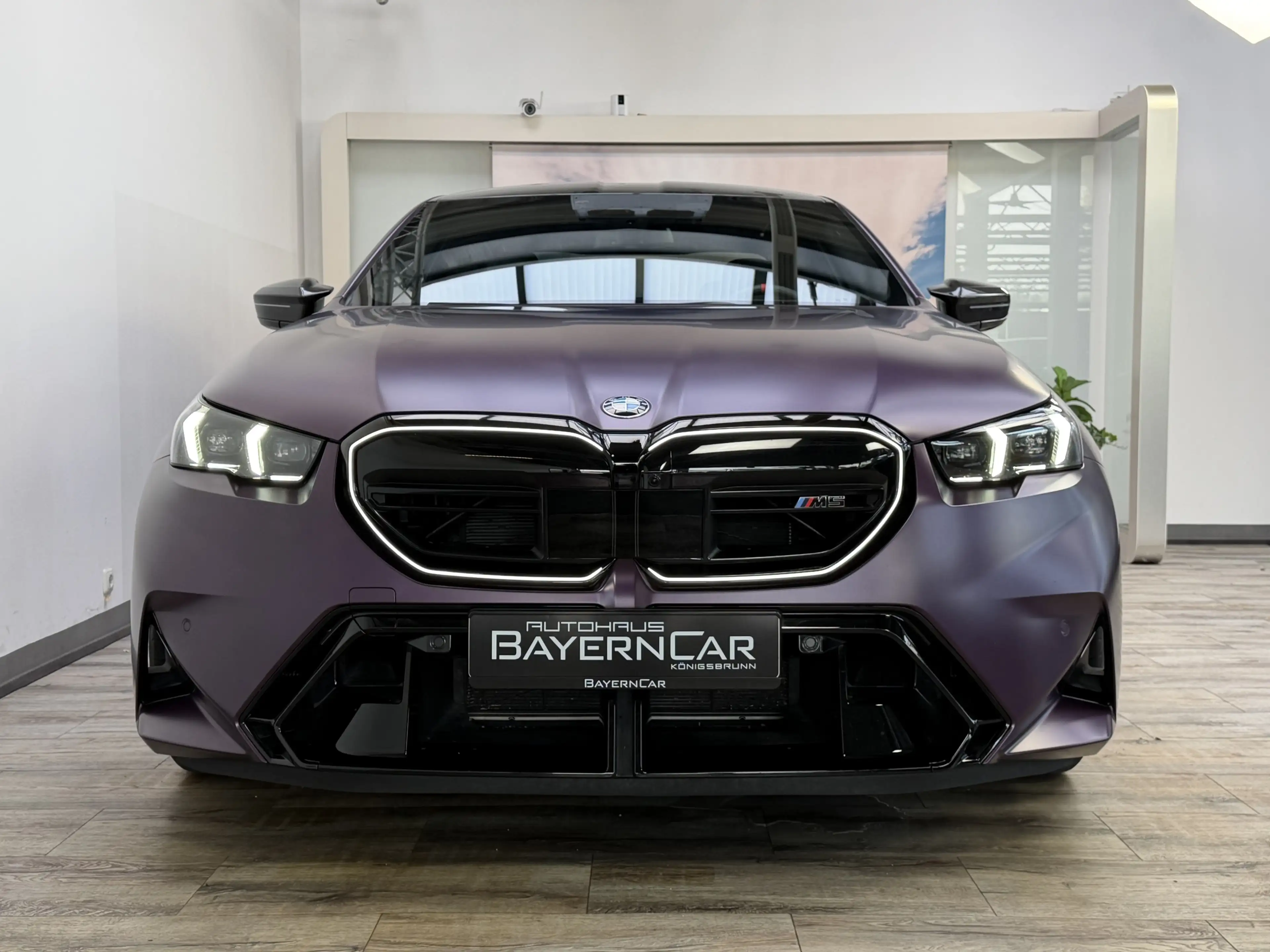 BMW M5 Individual Keramik CarbonExt. AHK Ultimate — photo 2