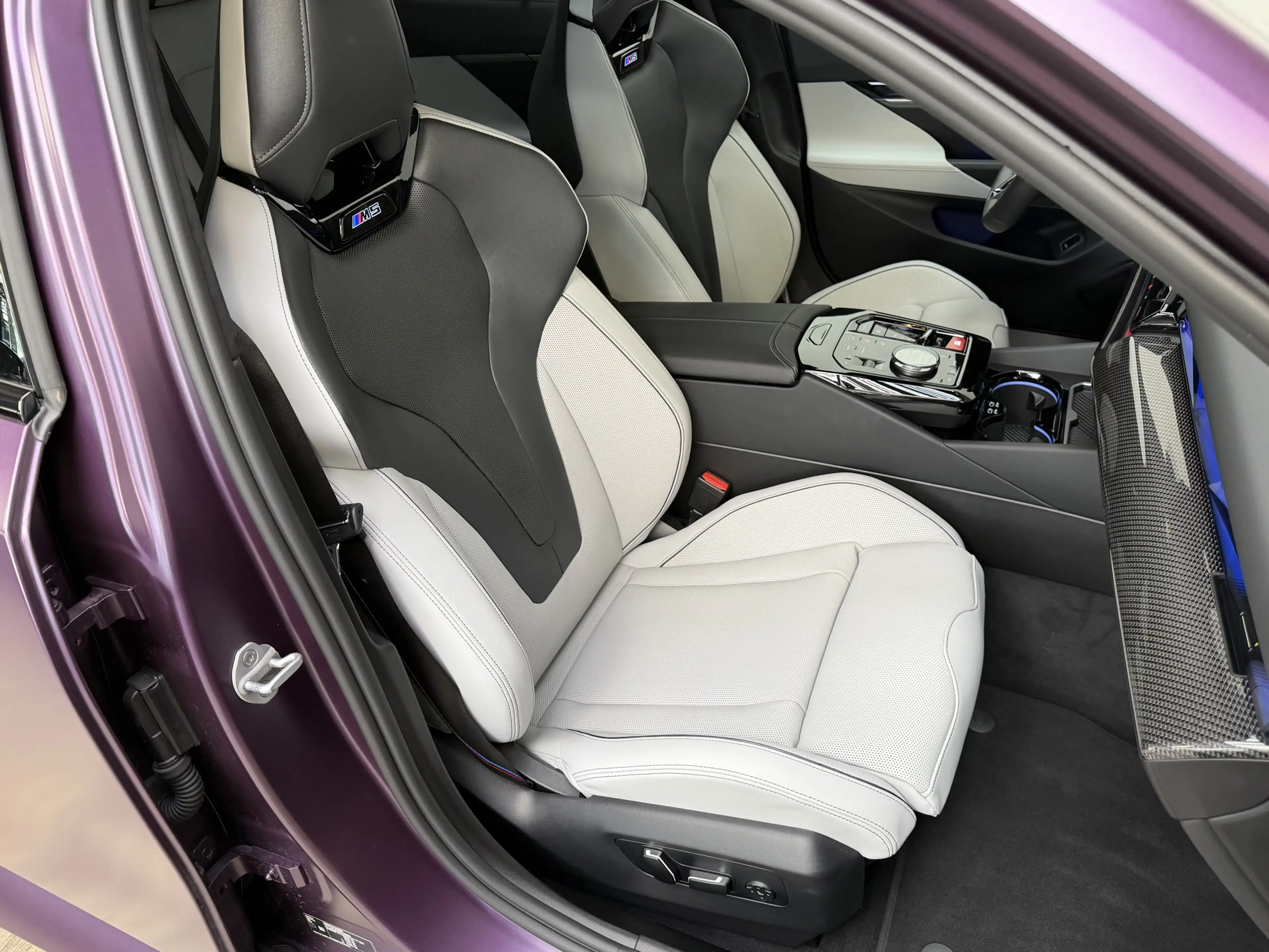 BMW M5 Individual Keramik CarbonExt. AHK Ultimate — photo 33