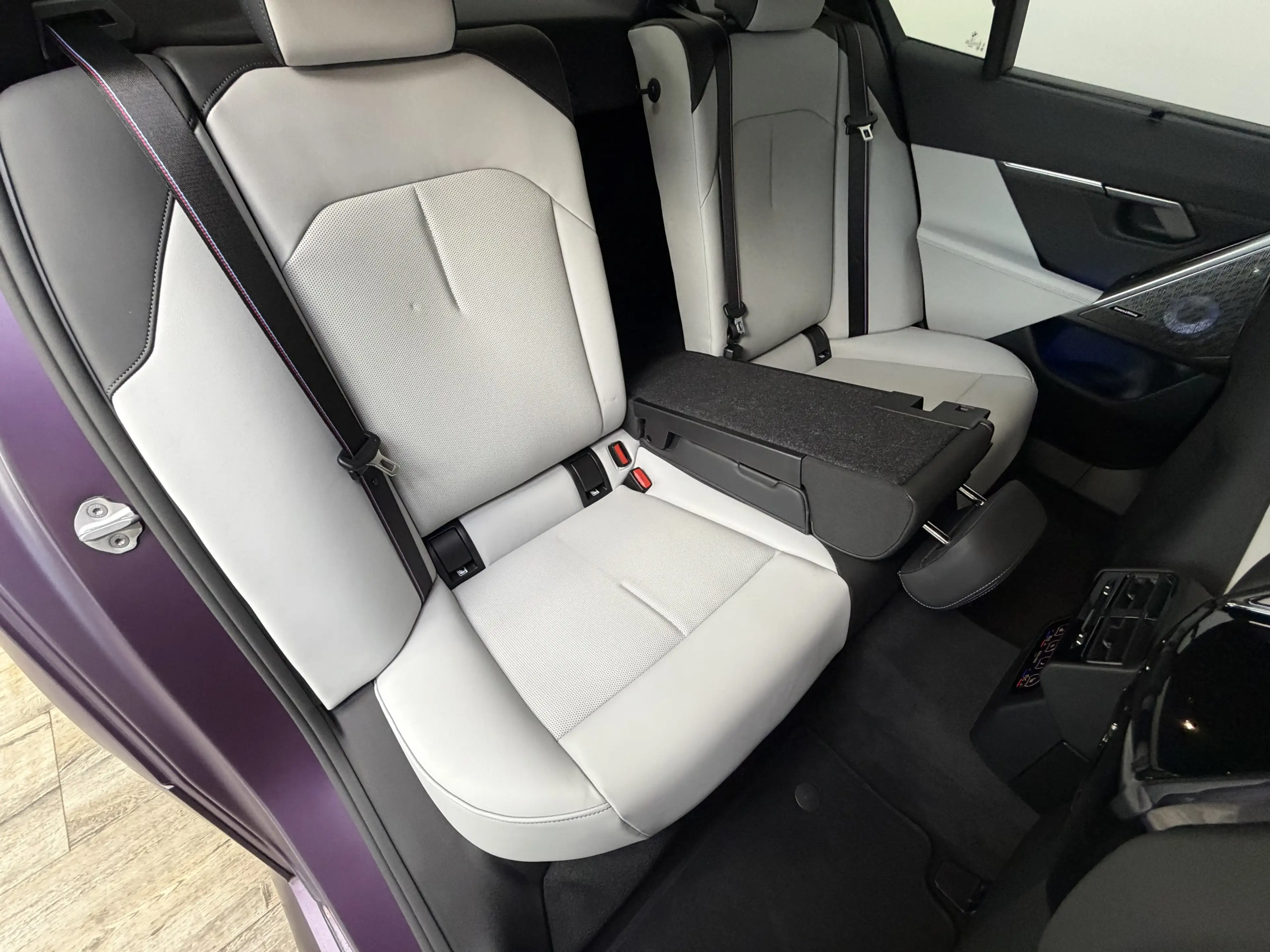 BMW M5 Individual Keramik CarbonExt. AHK Ultimate — photo 24