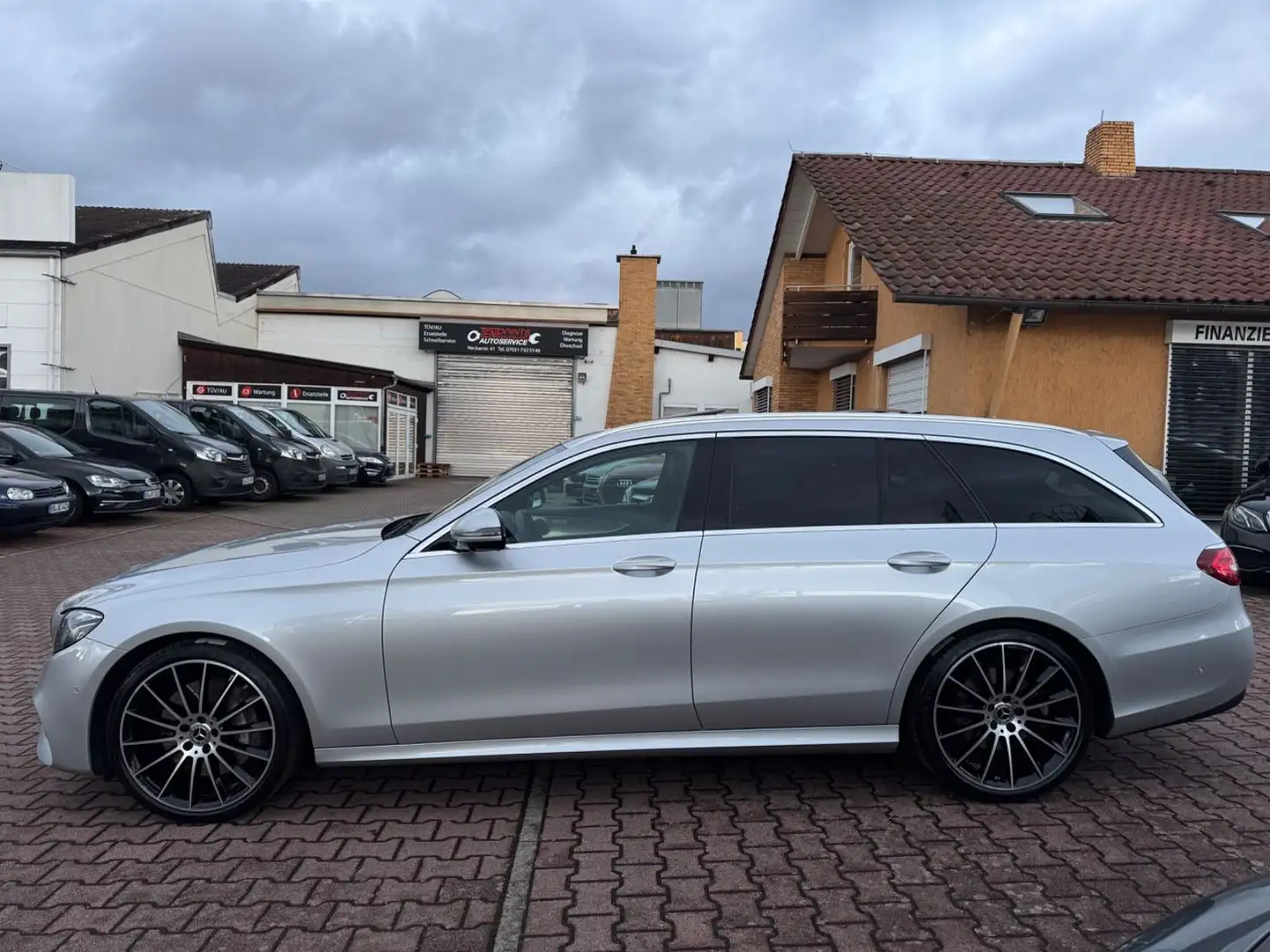 Mercedes-Benz E 350 d AMG+WIDE+SCHIEBEDA.+360°CAM+LEDER+DISTRO Silber - 2