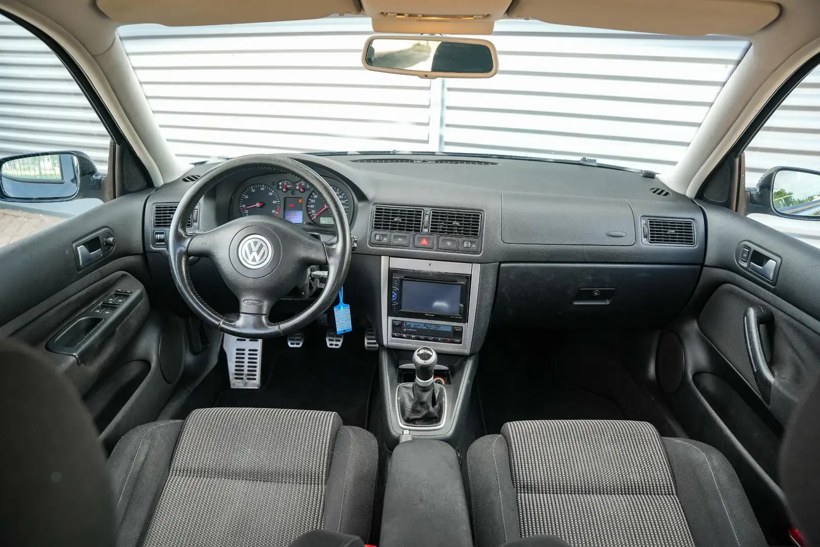 Volkswagen Golf 2.3 V5 Highline Clima Cruise Pioneer Audio LM Blauw - 2