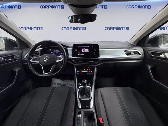 Volkswagen T-Roc view 11