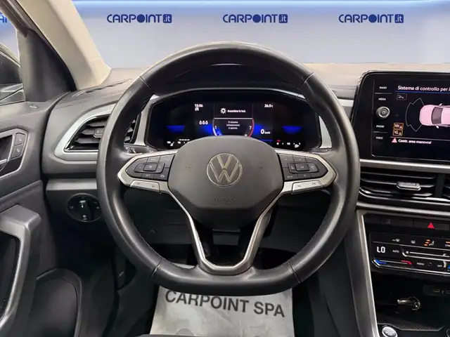 Volkswagen T-Roc view 13