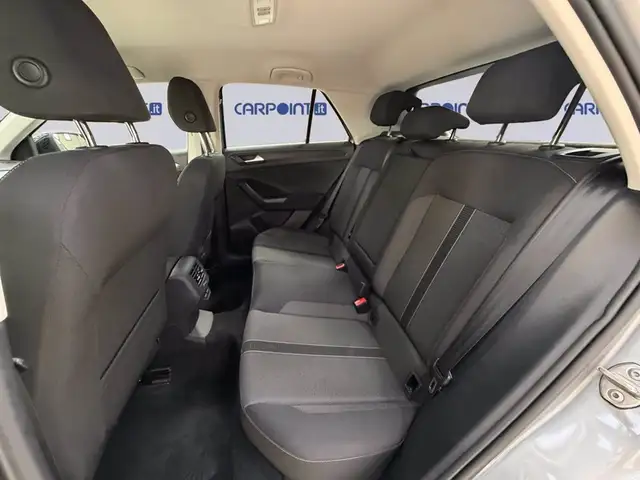 Volkswagen T-Roc view 14