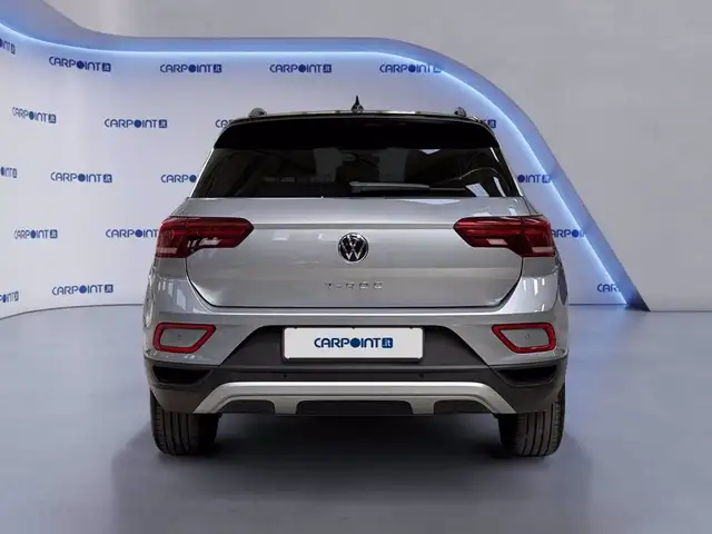 Volkswagen T-Roc view 5