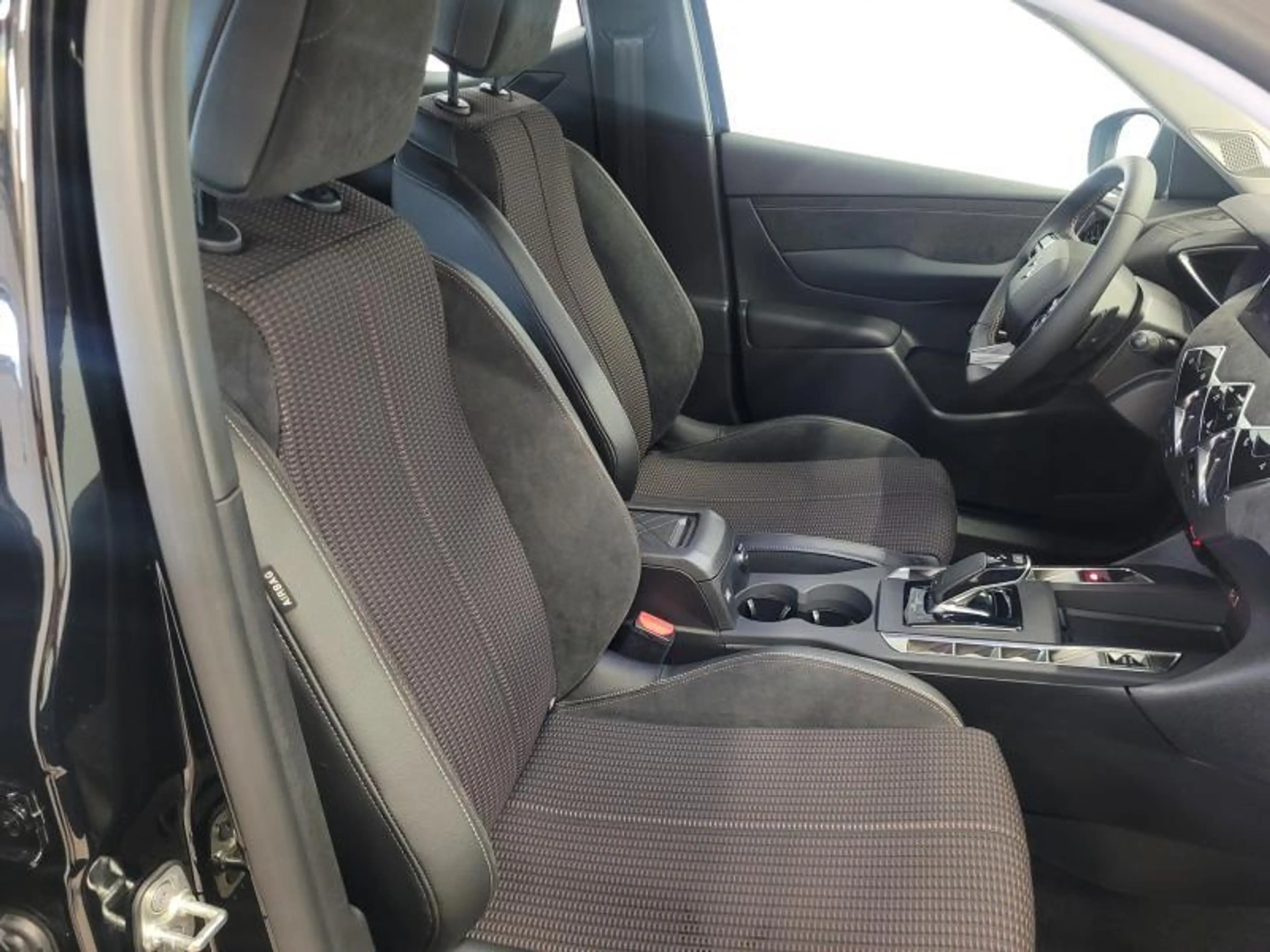 DS Automobiles DS 3 Crossback PERFOMANCE LINE  130 pk automaat — photo 11