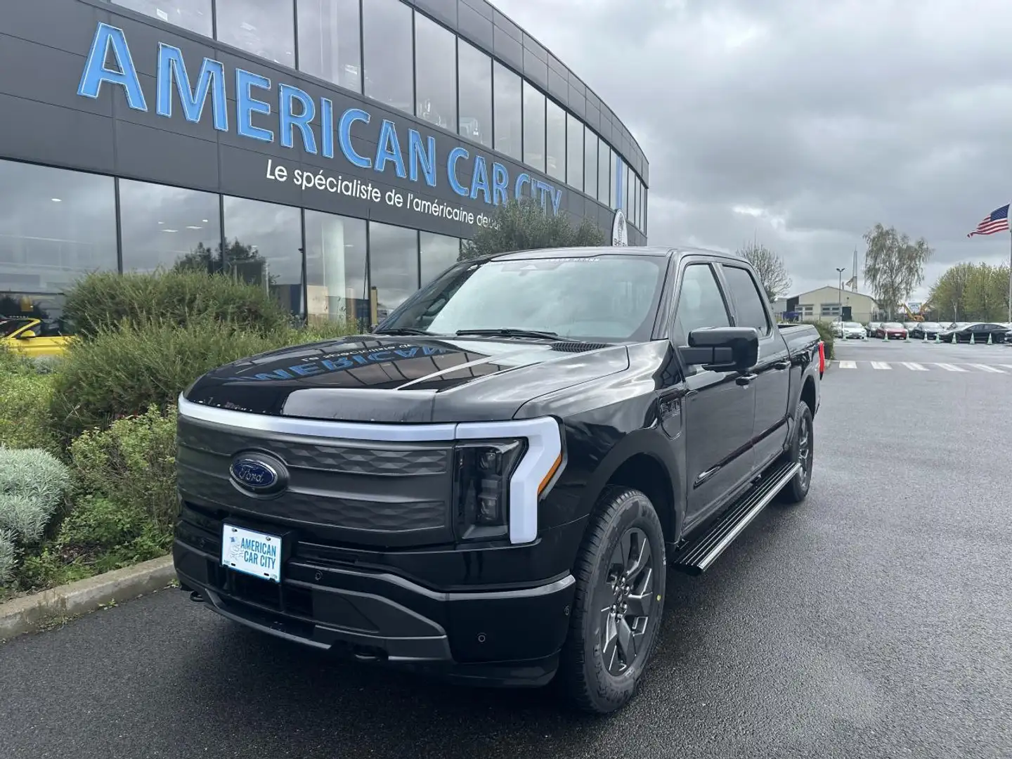 Ford F 150 Lightning Lariat Extended-Range Černá - 1