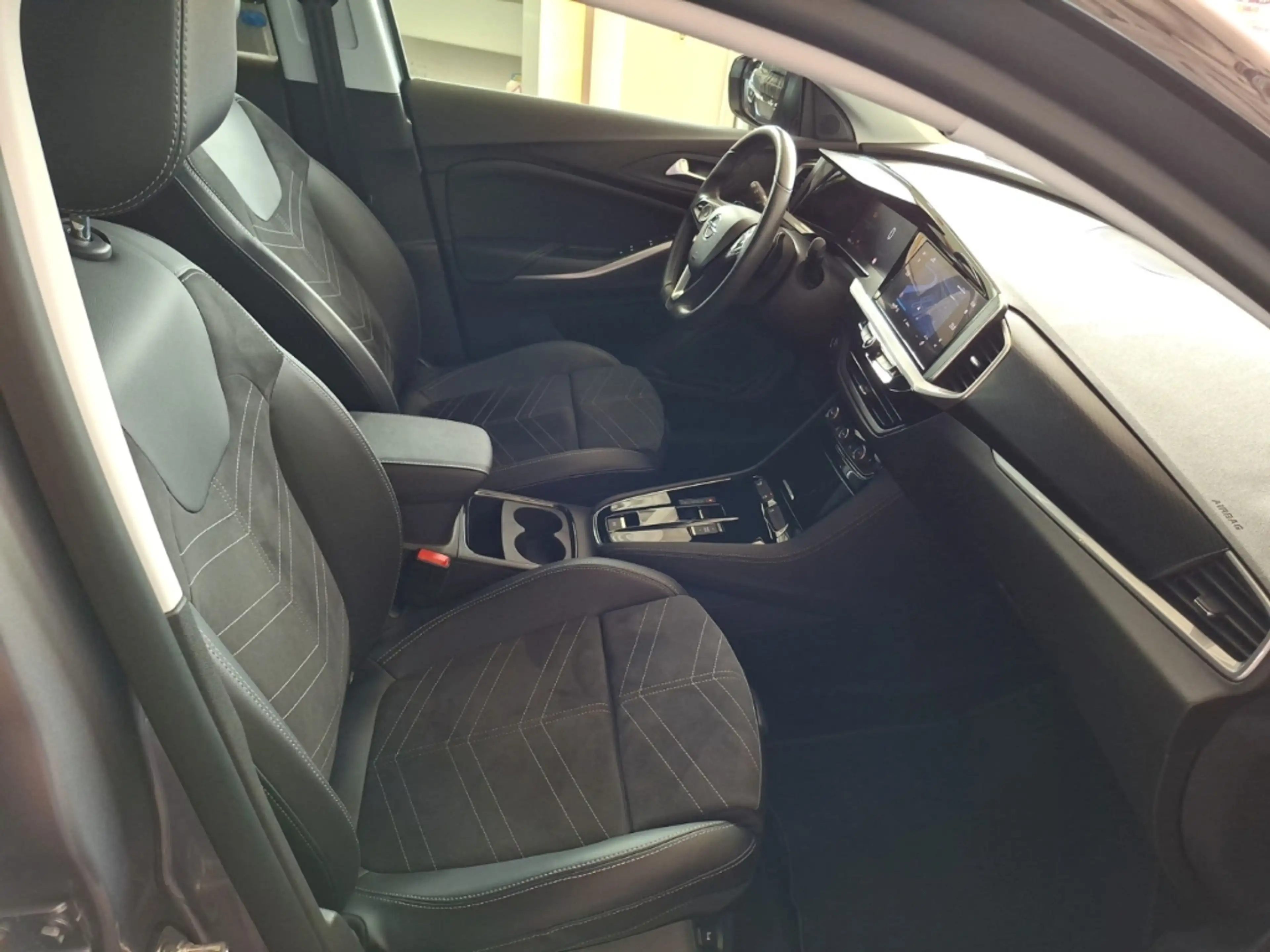 Opel Grandland Elegance AHK-abnehmbar Navi Digitales Cockpit 360 — photo 13