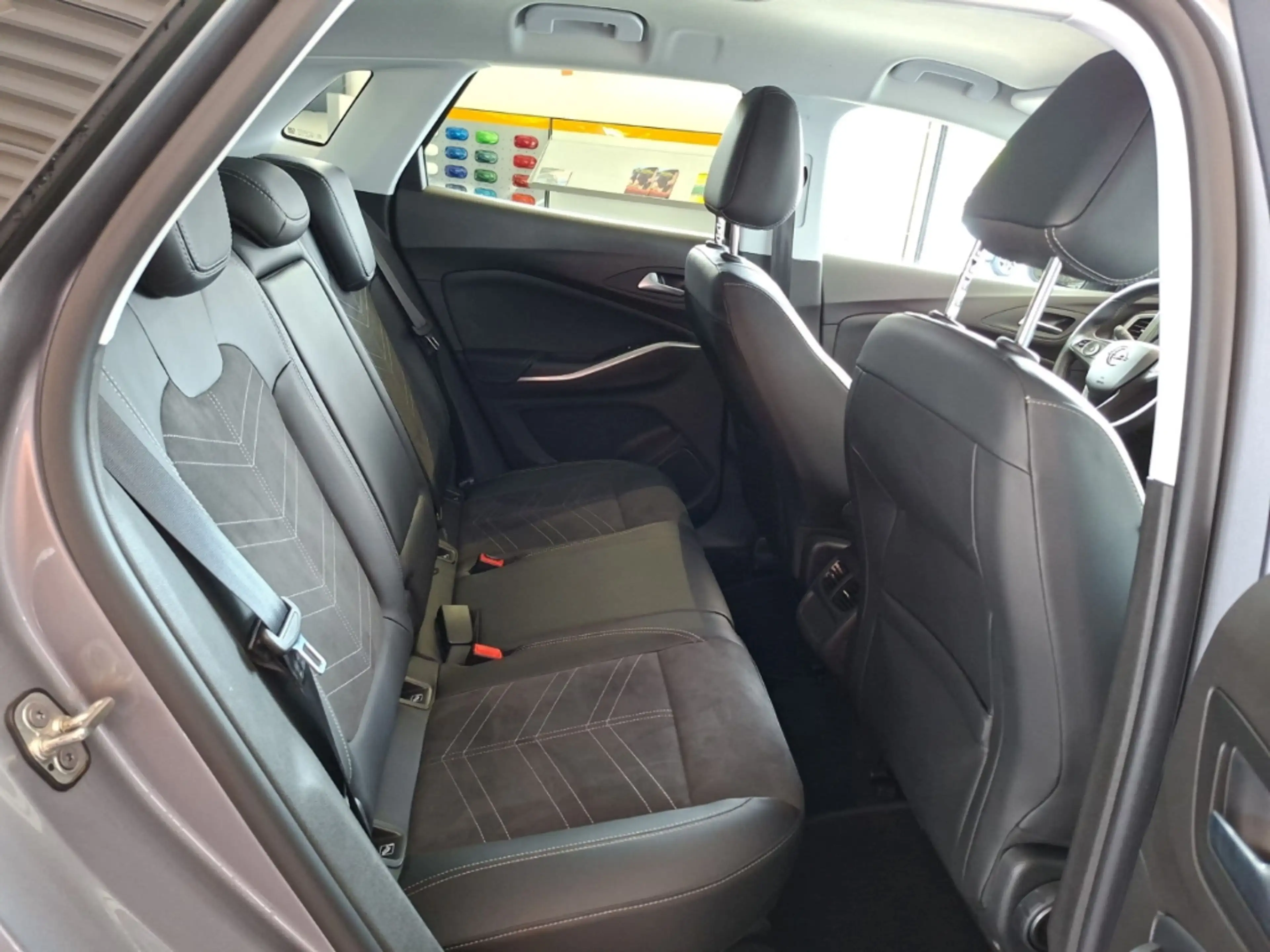Opel Grandland Elegance AHK-abnehmbar Navi Digitales Cockpit 360 — photo 10