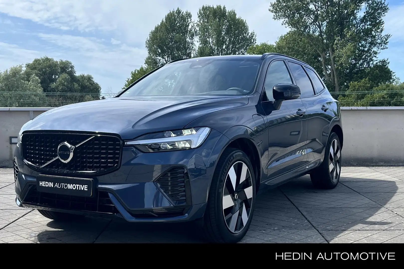 Volvo XC60 2.0 T6 Plug-in hybrid AWD Plus Dark Panoramadak | Blauw - 1