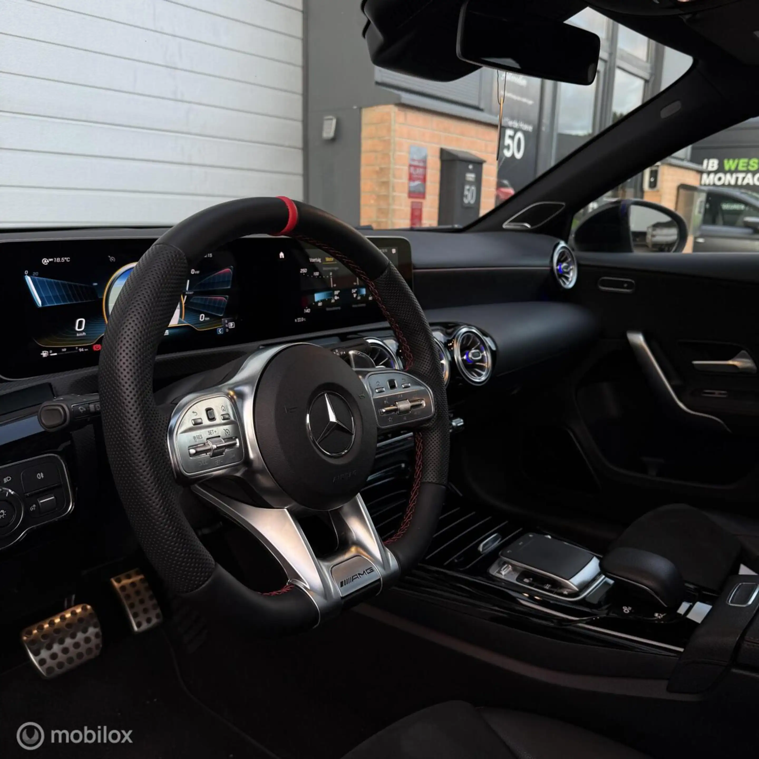 Mercedes-Benz A 35 AMG 4MATIC / AERO / HUD / PANO / BURMES — photo 10