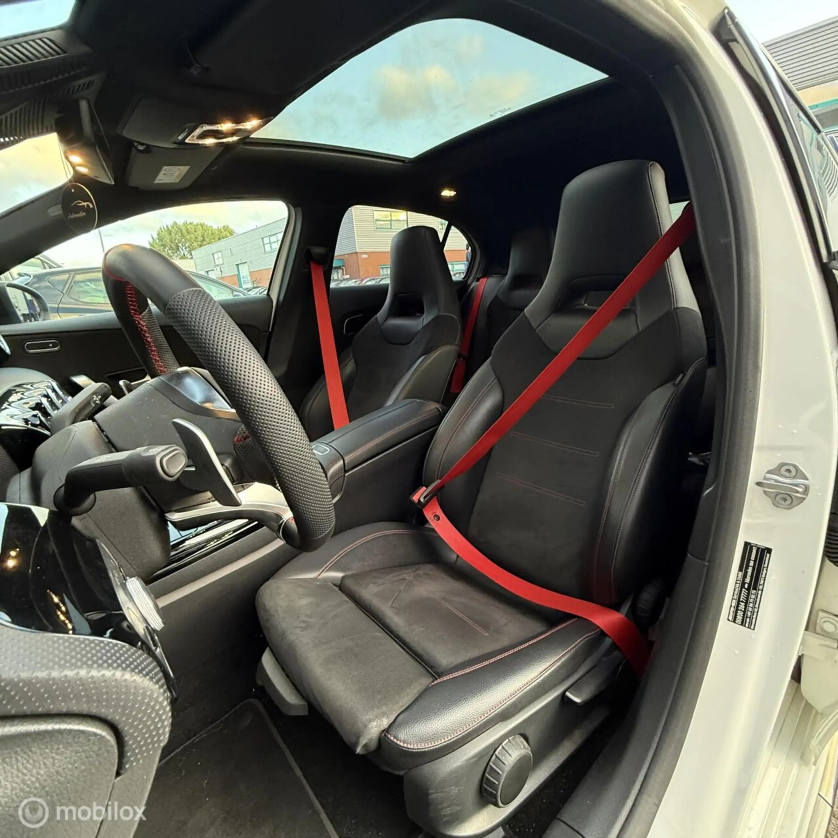 Mercedes-Benz A 35 AMG 4MATIC / AERO / HUD / PANO / BURMES — photo 9