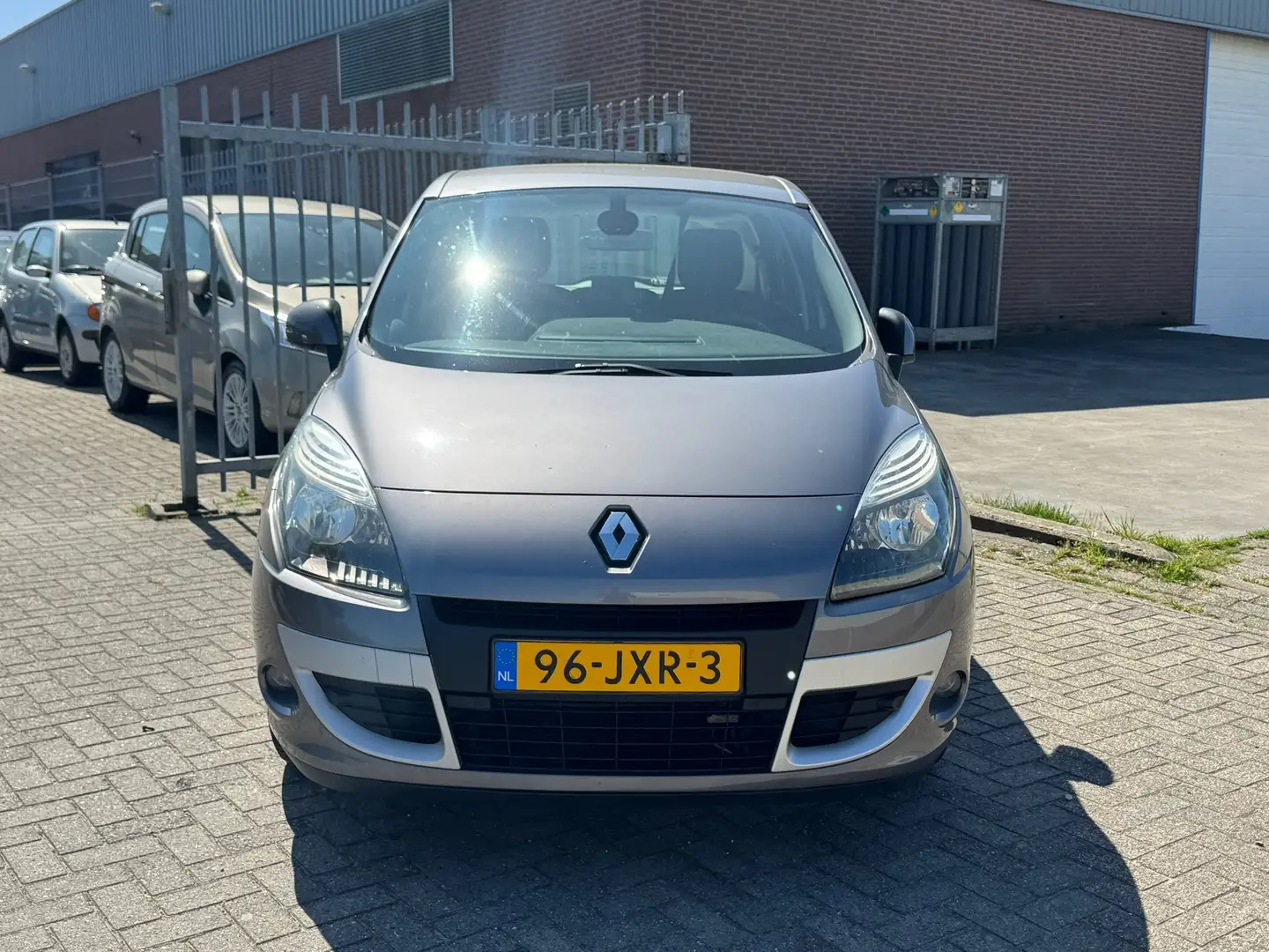 Renault Scenic 2.0 Dynamique 140PK AUTOMAAT! NL AUTO NAP! Navi l Grijs - 2
