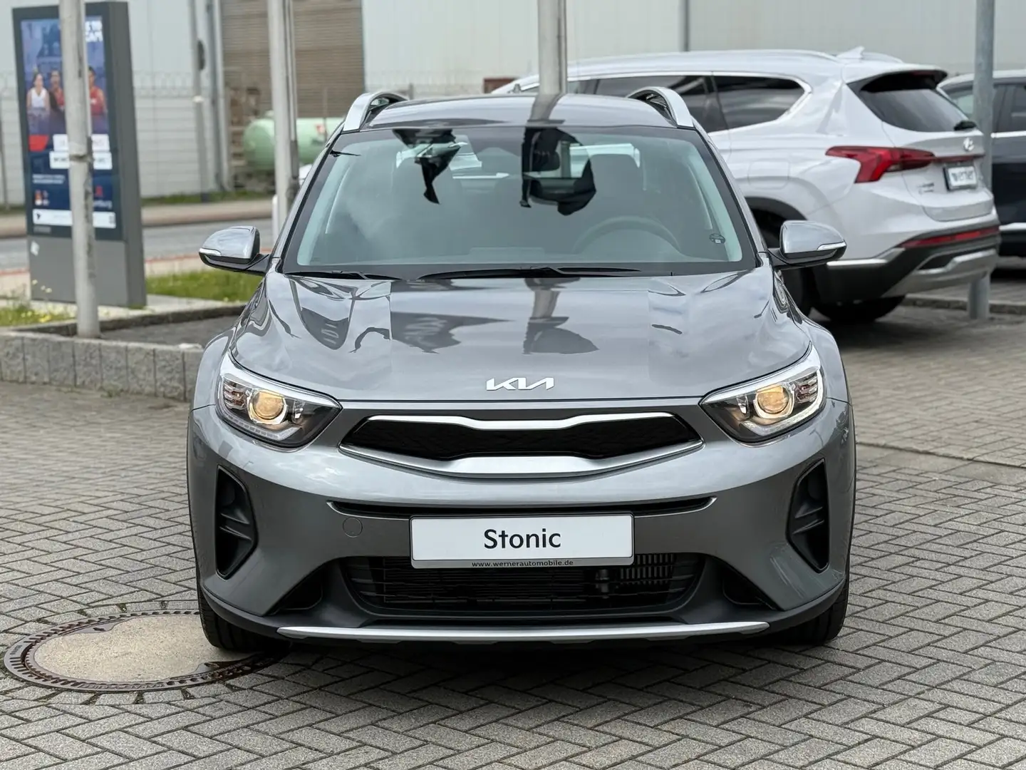 Kia Stonic 1.0 T-GDI Vision DCT Navigation Grijs - 2