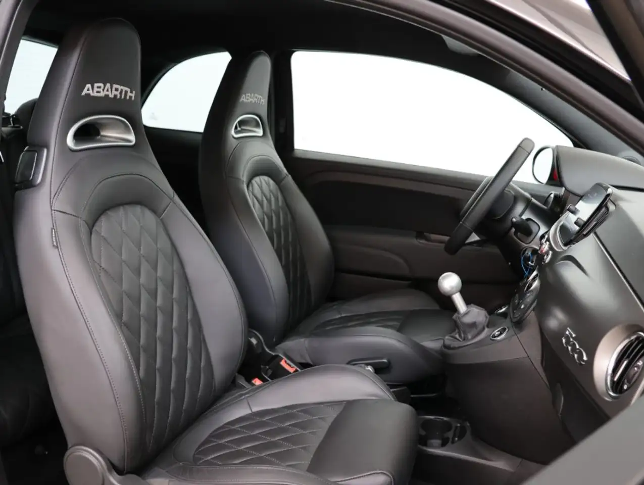 Abarth 595 2022 — фото 11