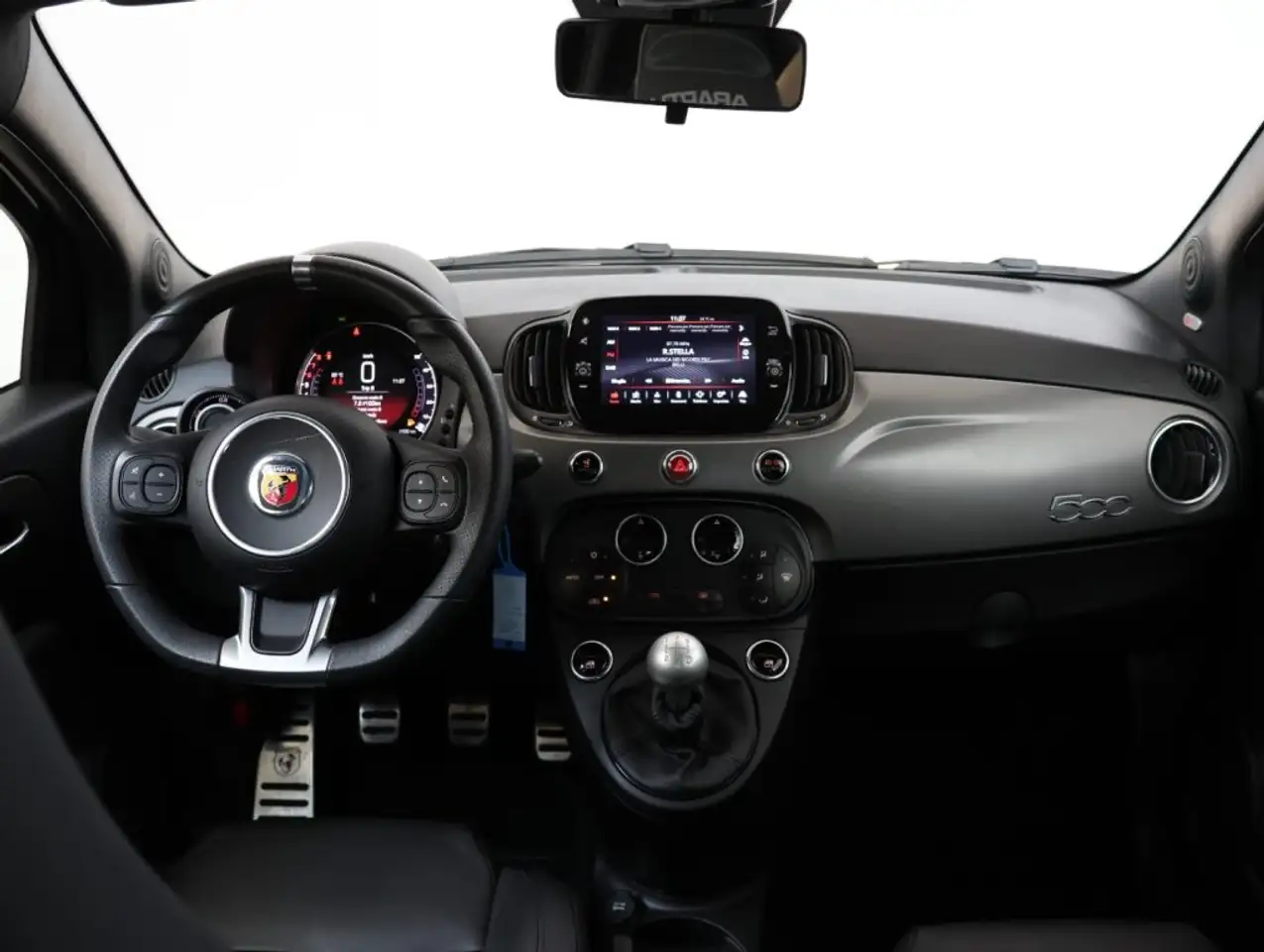 Abarth 595 2022 — фото 13