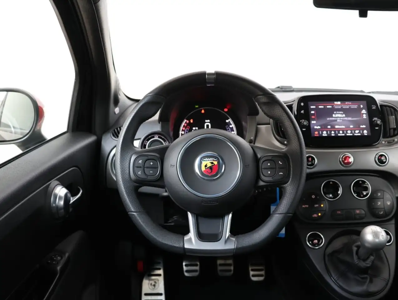 Abarth 595 2022 — фото 14