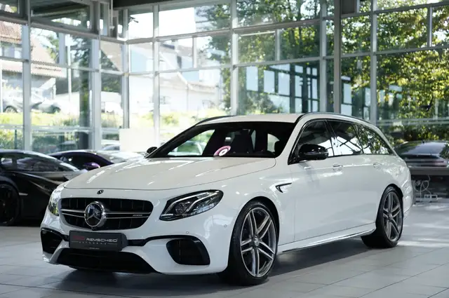 Mercedes-Benz E-Class view 5