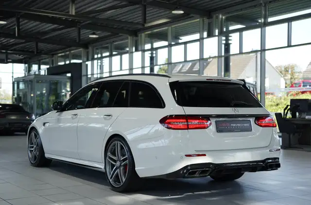 Mercedes-Benz E-Class view 10