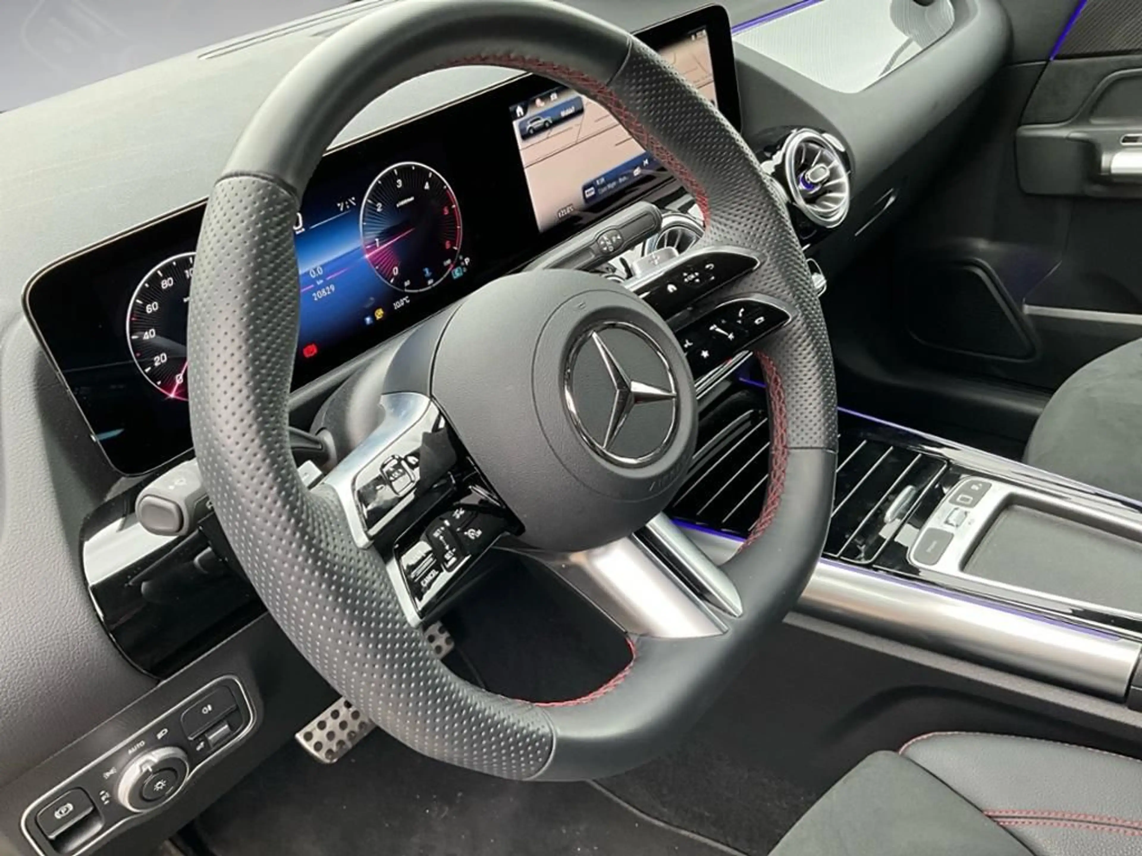 Mercedes-Benz GLA 200 d AMG Line Advanced Plus ACC AUT Kam. — photo 9