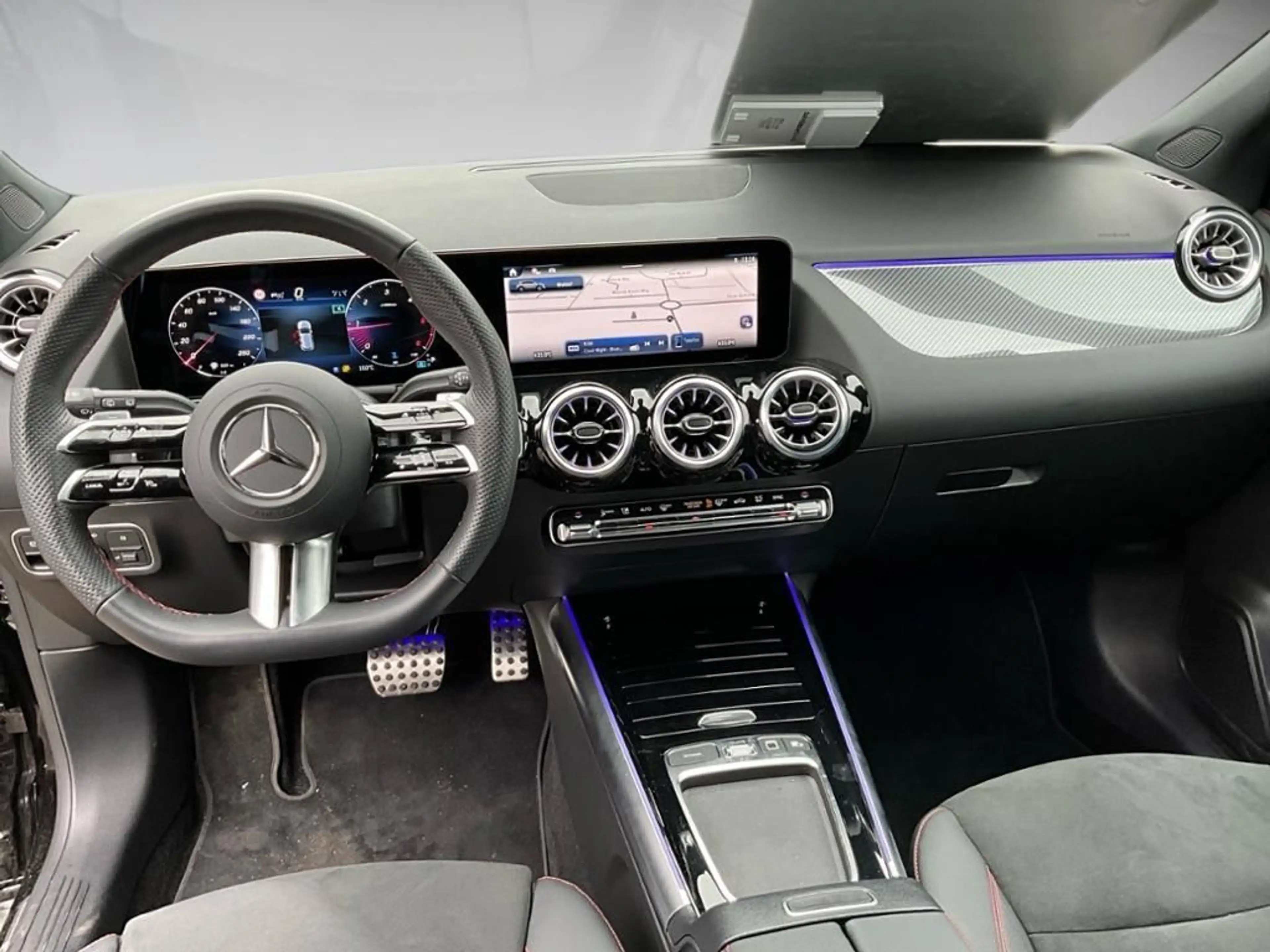 Mercedes-Benz GLA 200 d AMG Line Advanced Plus ACC AUT Kam. — photo 10