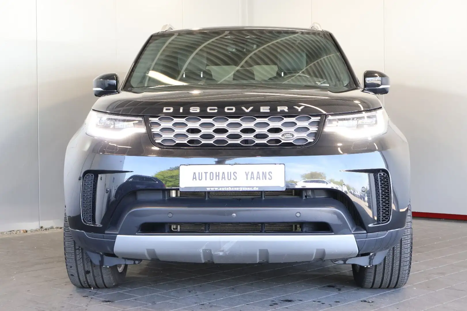Land Rover Discovery 5 SE D300 LUFT+360+SITZKLIMA+PANO+21" Schwarz - 2