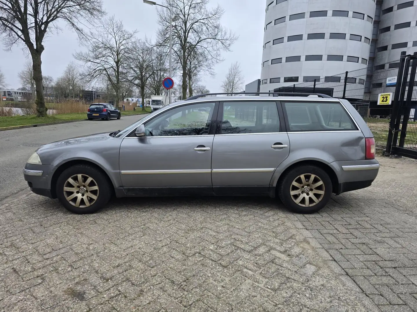 Volkswagen Passat Variant 2.0-20V Athene Gris - 2