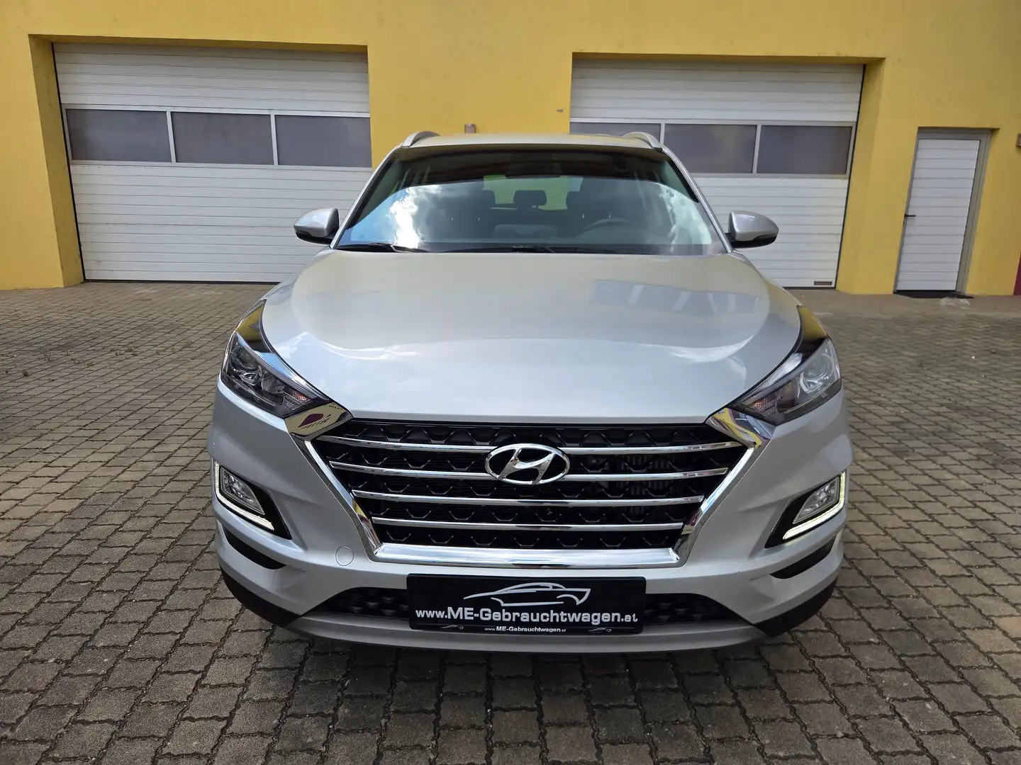 Hyundai TUCSON 1.6 CRDI Aut.*LED/NAVI/TEMPOMAT/KAMERA/PDC/SHZG/* Gris - 2
