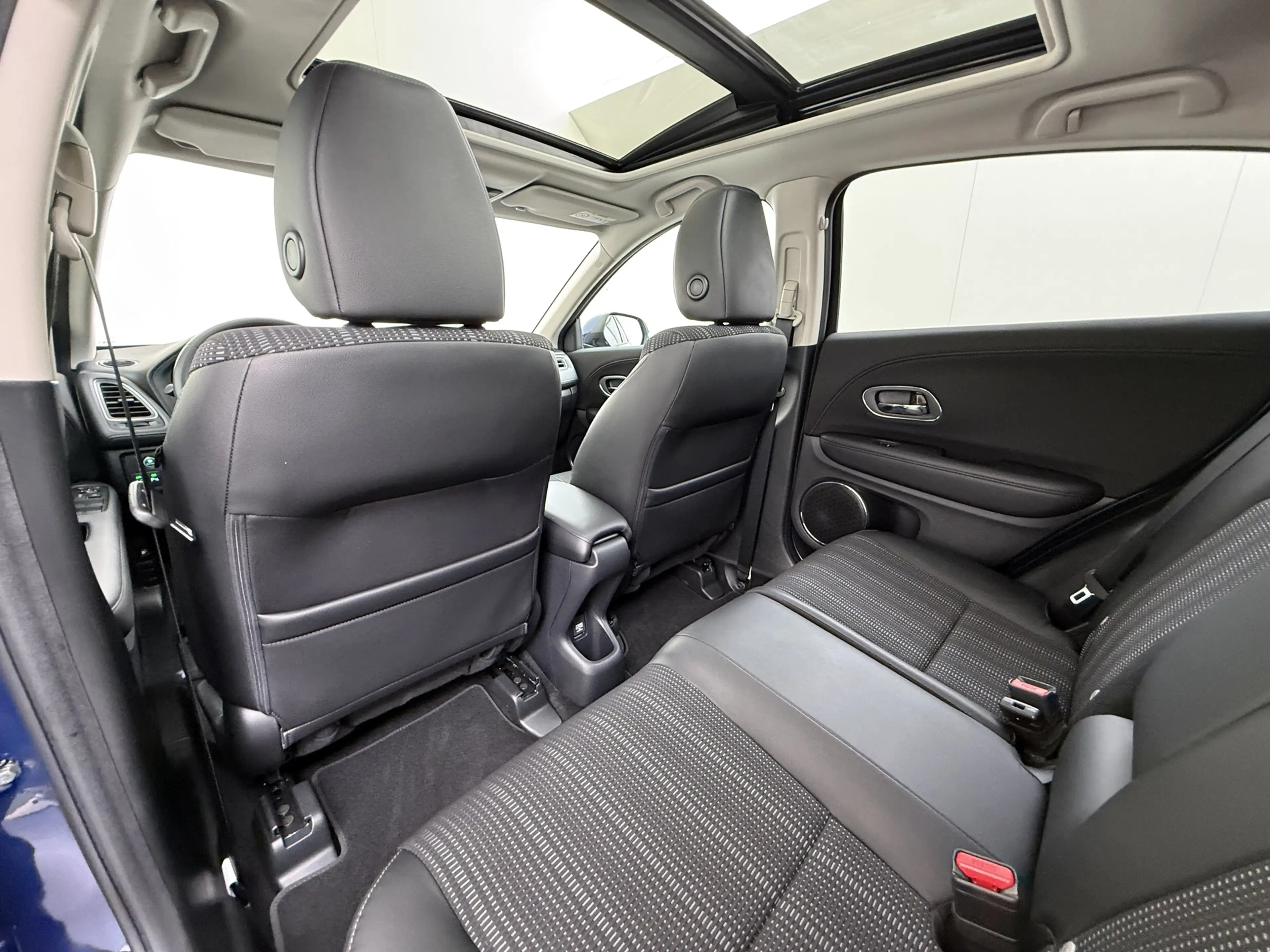 Honda HR-V 1.5 i-VTEC 130pk CVT Executive — photo 19