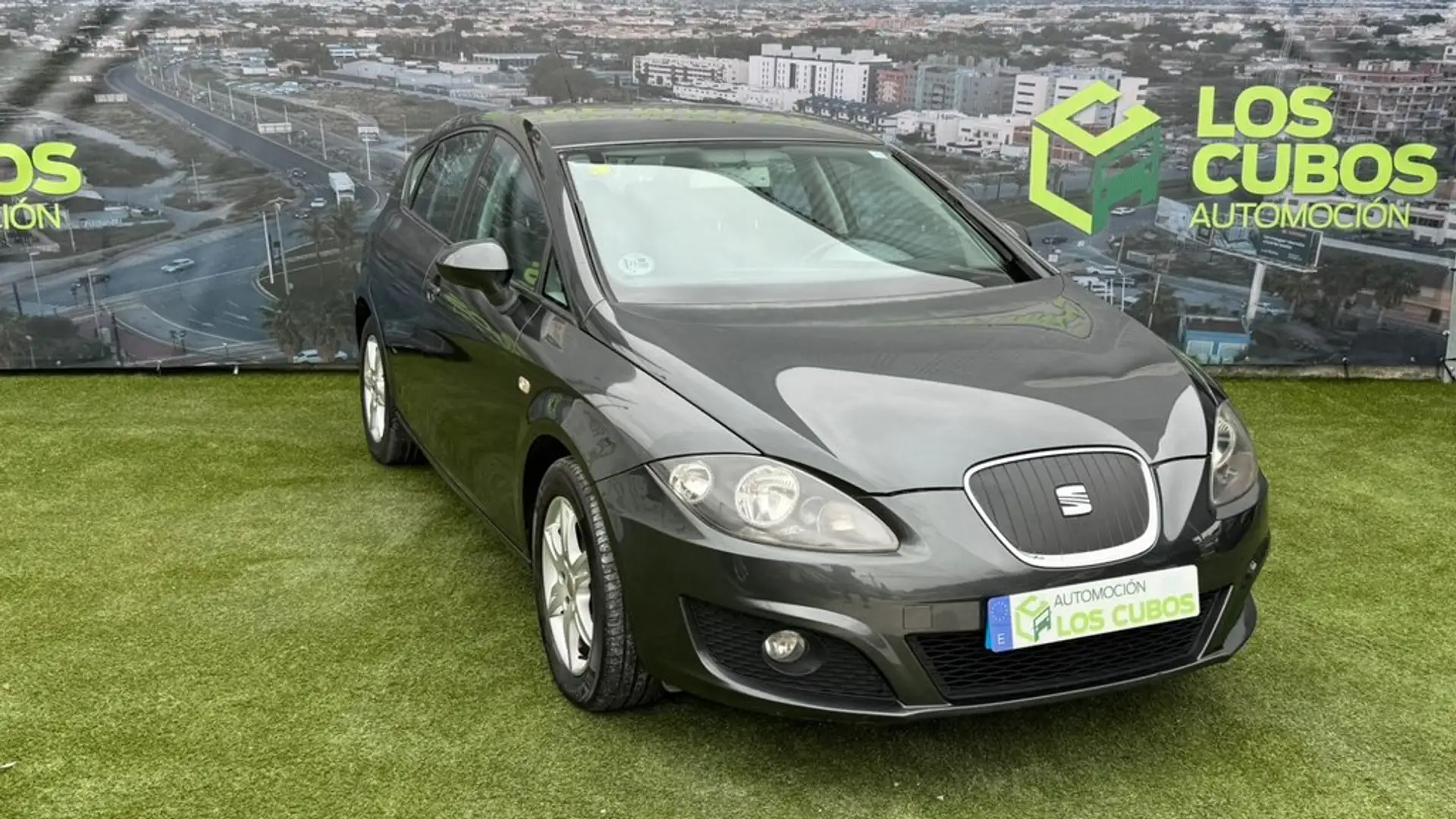 SEAT Leon 1.6TDI CR Style Gelb - 1