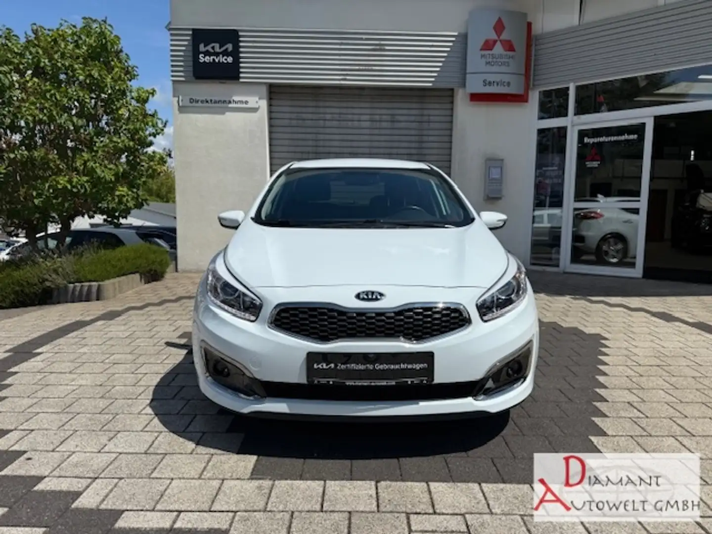 Kia Ceed / cee'd Spirit 1.6 GDI 5 1,6 DCT SPI STD **NAV**RFK** Bílá - 2