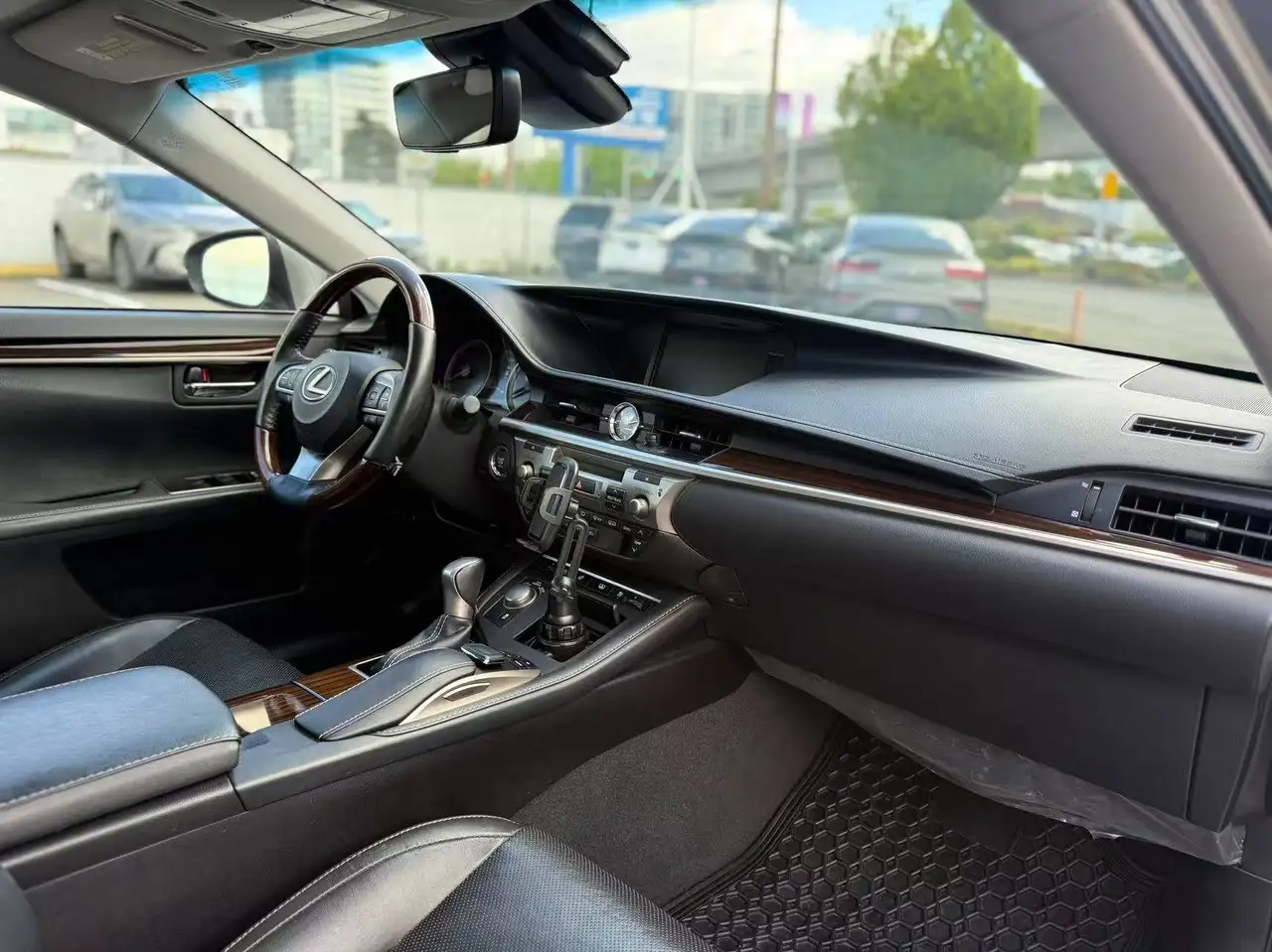 Lexus ES снимка Lexus ES