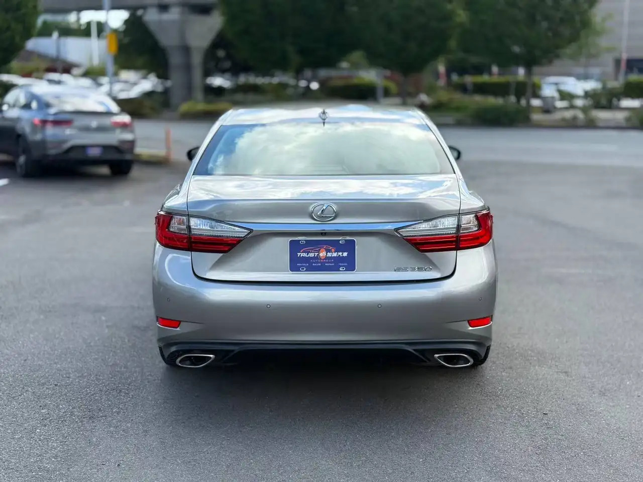 Lexus ES снимка Lexus ES