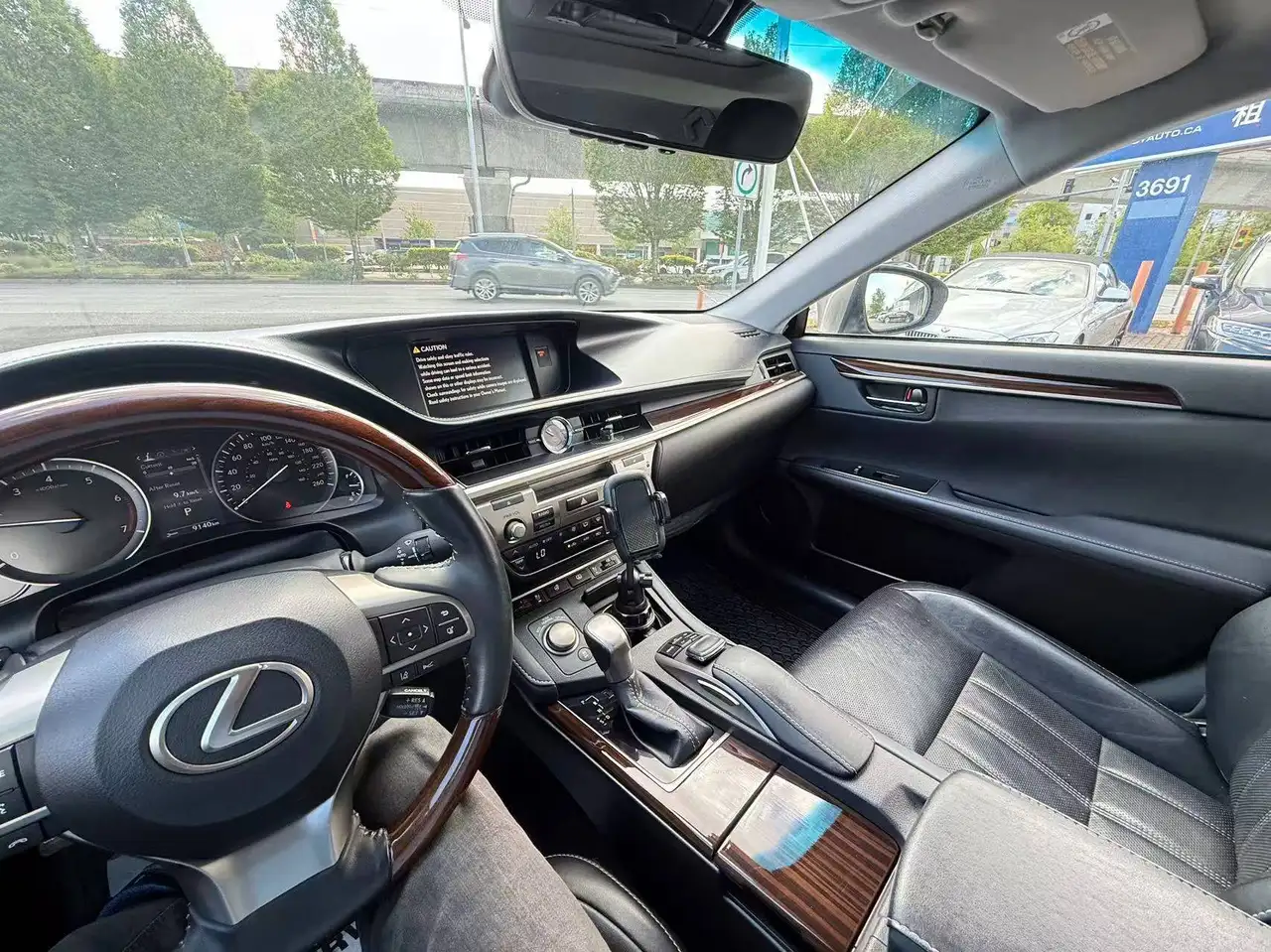 Lexus ES снимка Lexus ES