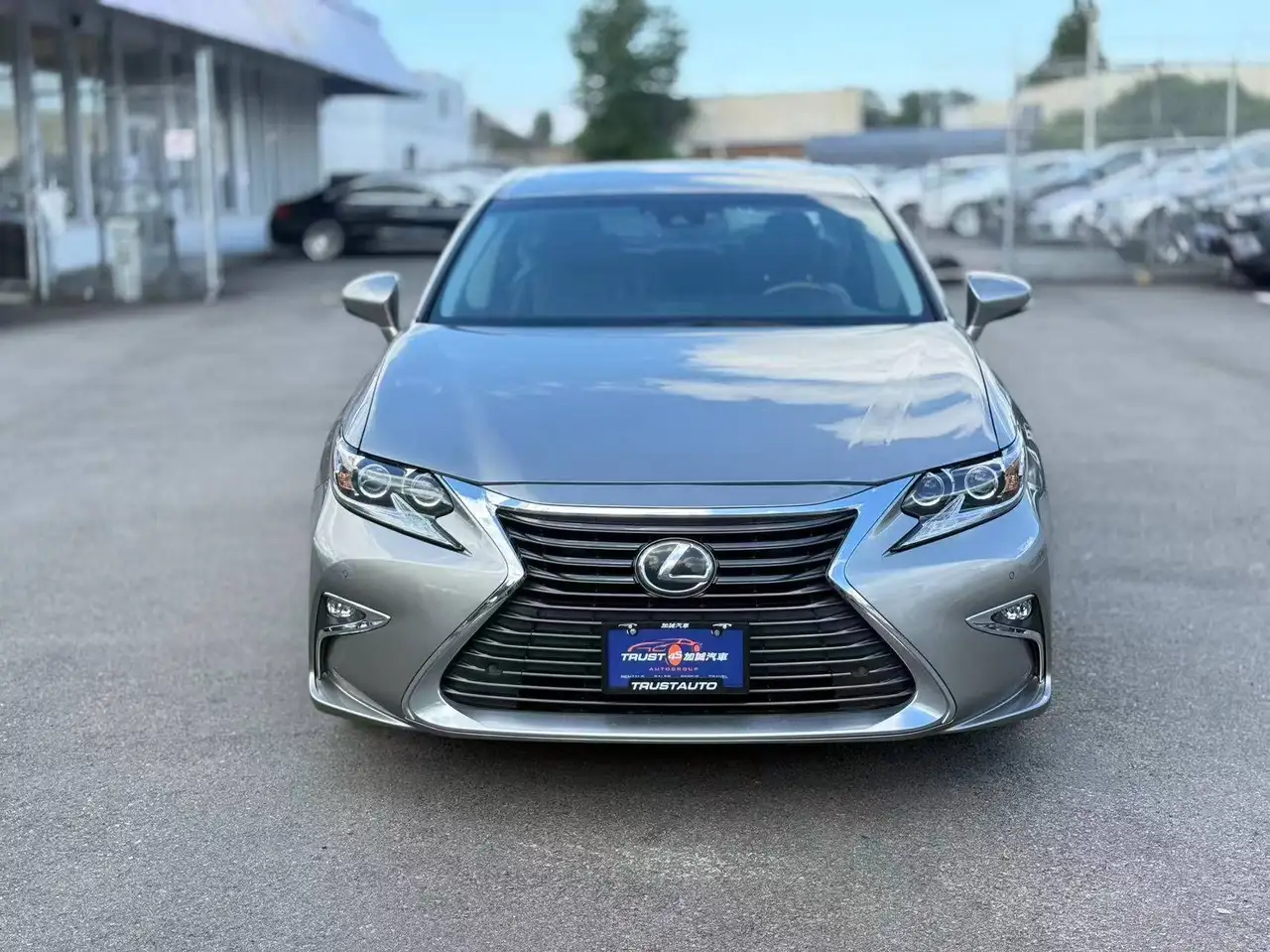 Lexus ES снимка Lexus ES
