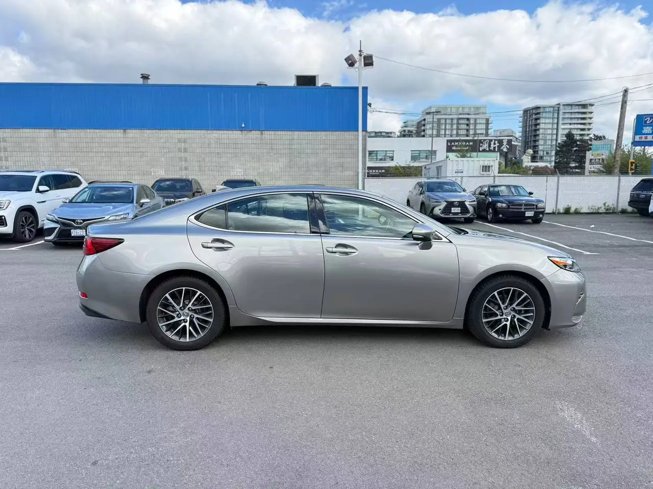 Lexus ES снимка Lexus ES