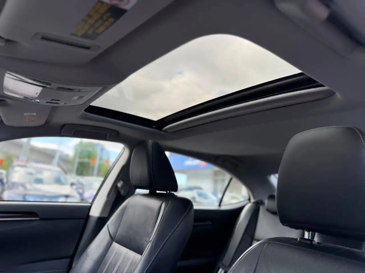 Lexus ES снимка Lexus ES