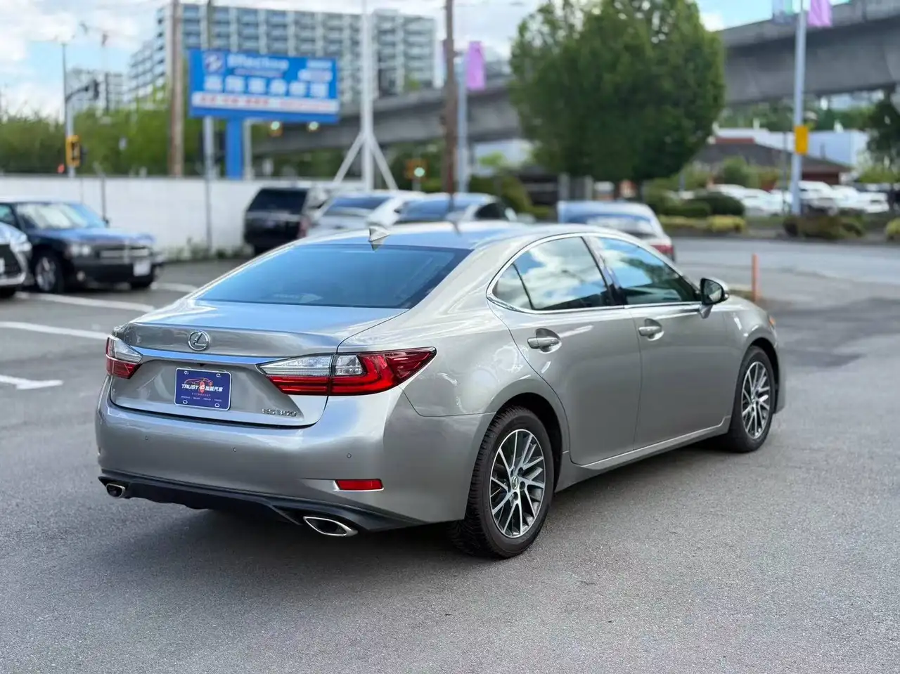 Lexus ES снимка Lexus ES