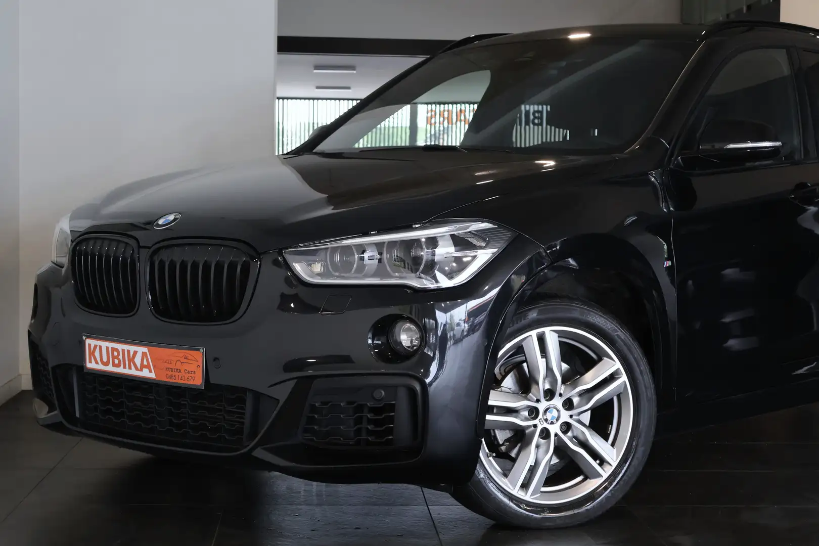 BMW X1 1.5iA sDrive18 M-Pack Memory Keyless Garantie** Zwart - 2