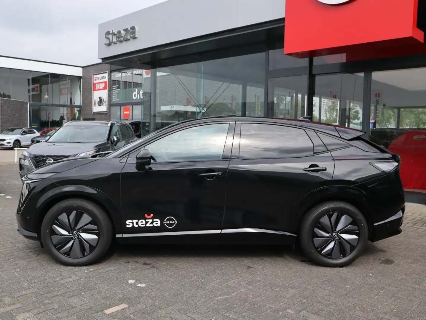 Nissan Ariya Evolve 66 kWh 217PK / Bose Audio / Head-Up / Zwart - 2