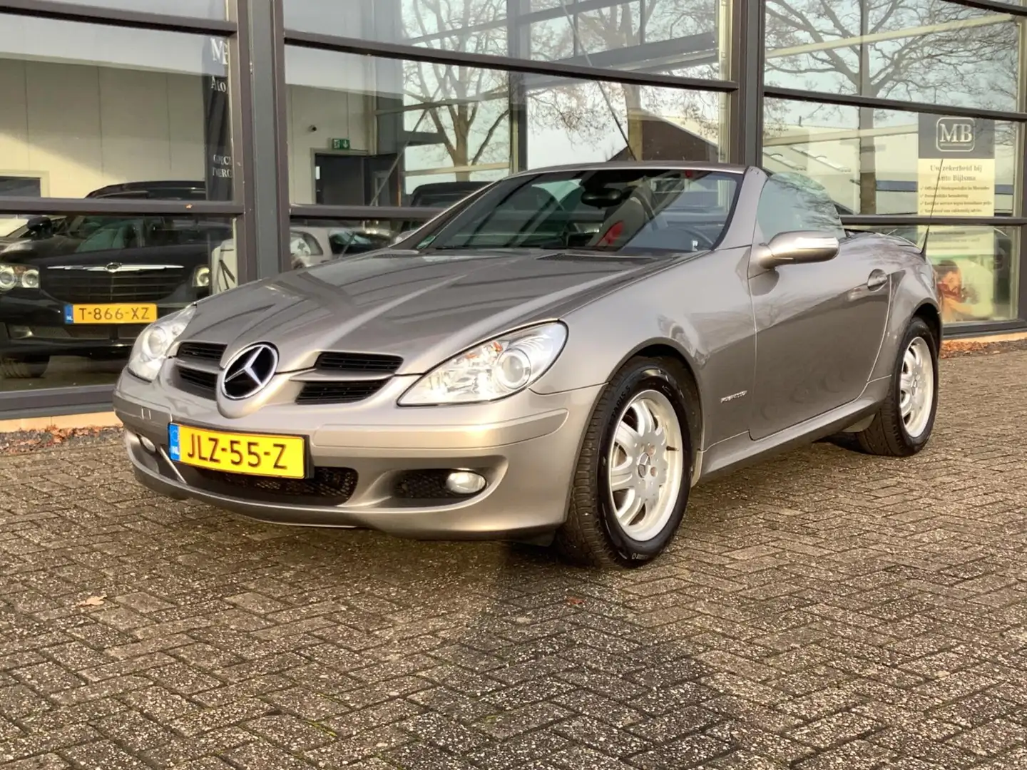 Mercedes-Benz SLK 200 K. Nekverwarming, lederen bekleding, stoelverwarmi Grijs - 2