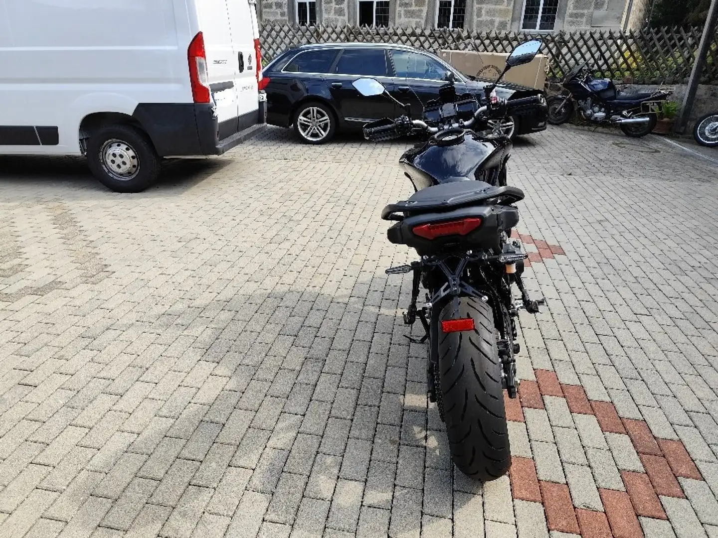 Yamaha MT-09 Tracer Noir - 2